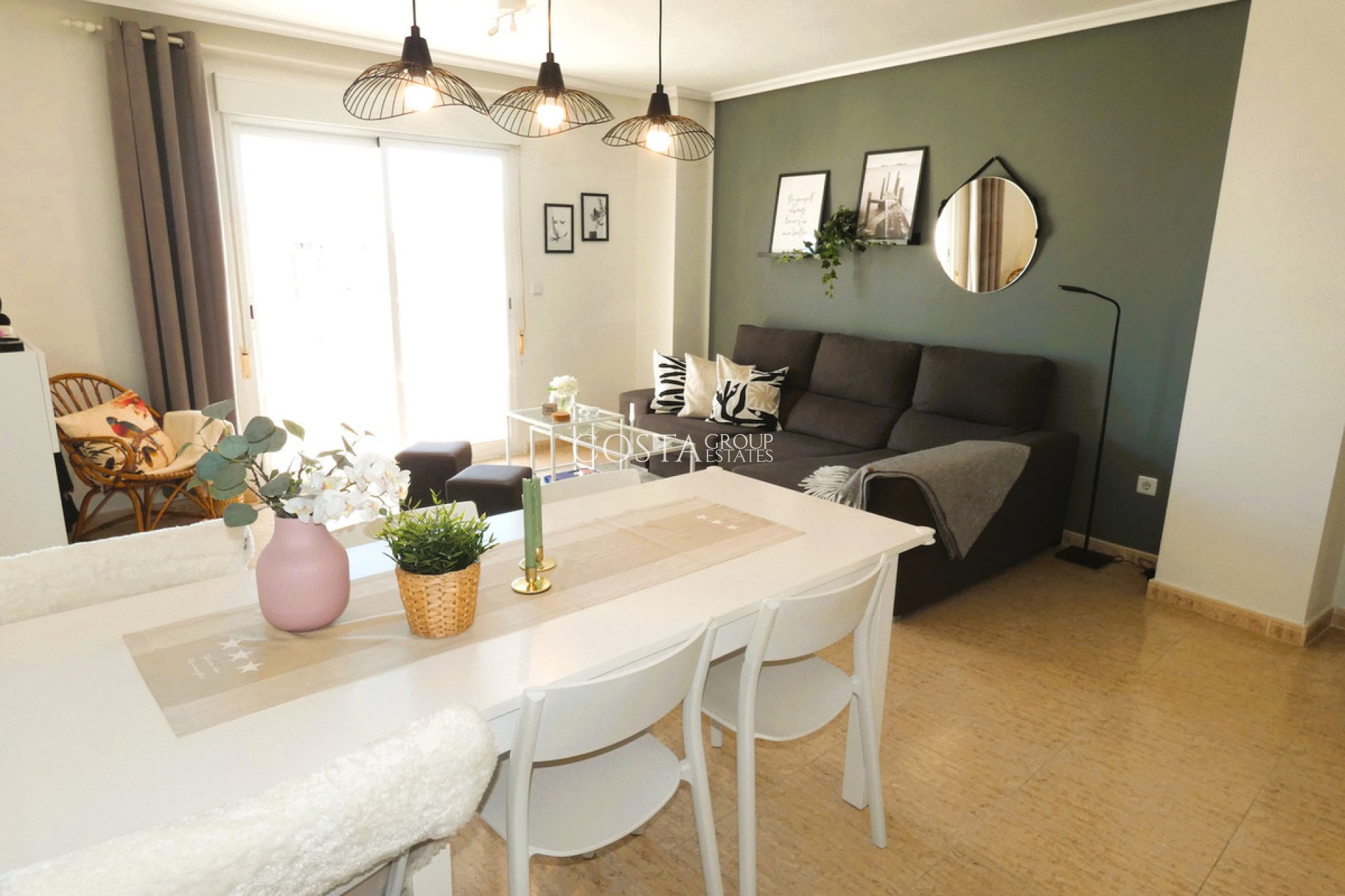 Odsprzedaż - Apartments -
Torrevieja