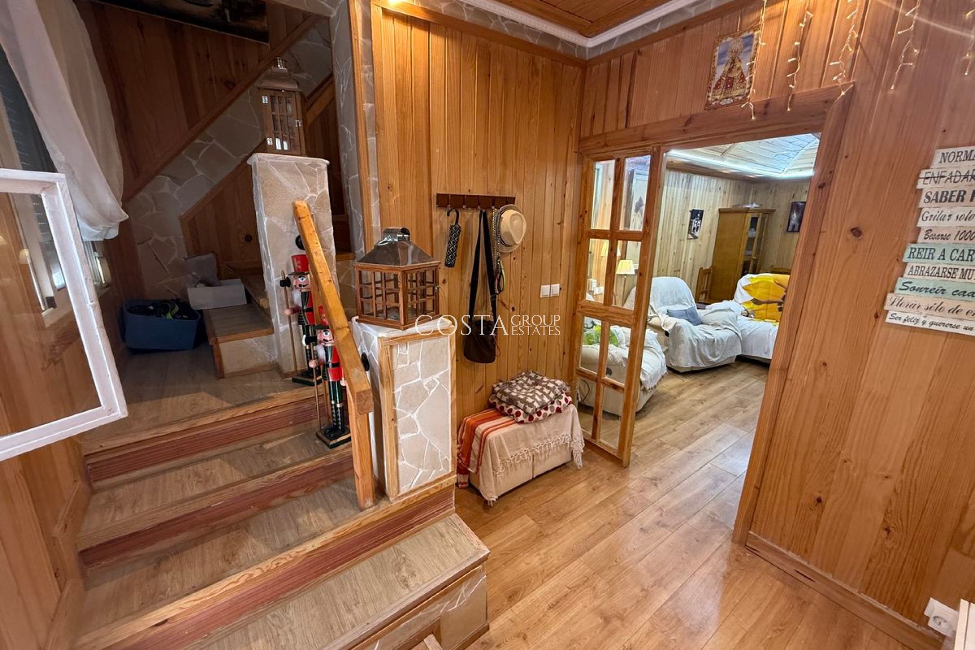 Odsprzedaż - Dom -
Benijofar