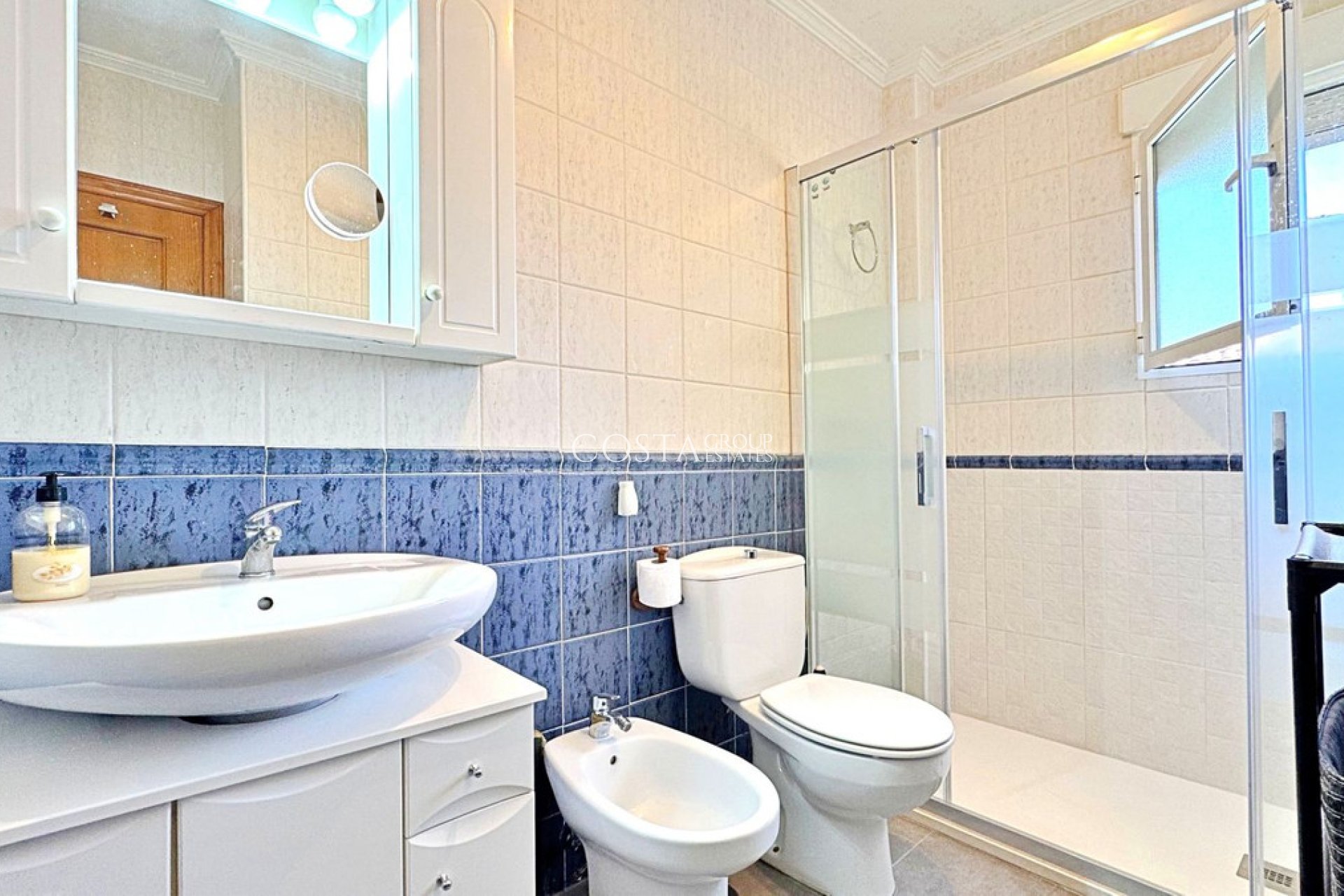 Odsprzedaż - Dom -
Orihuela Costa - La Campana