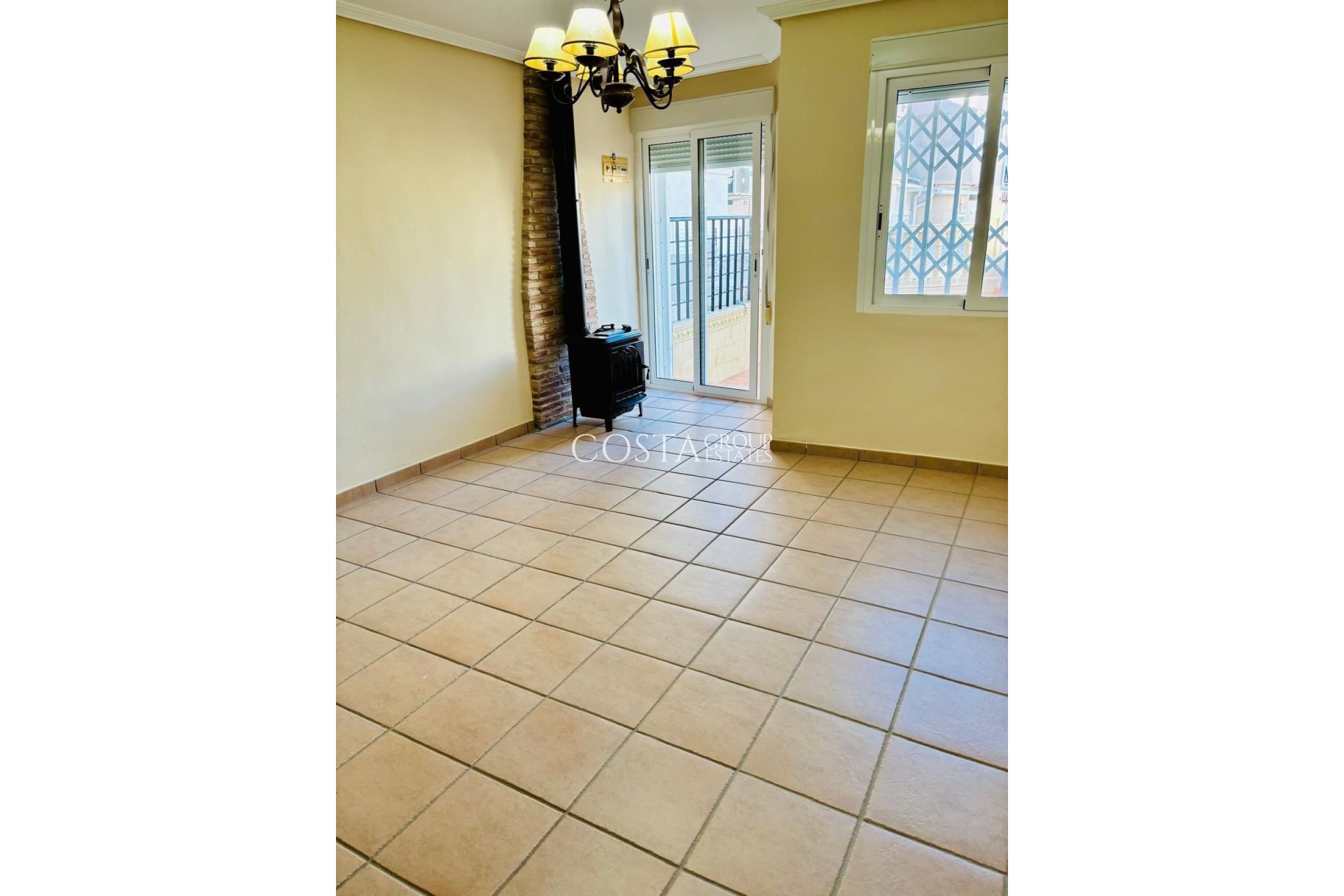 Odsprzedaż - Dom -
Orihuela Costa - Mil Palmeras