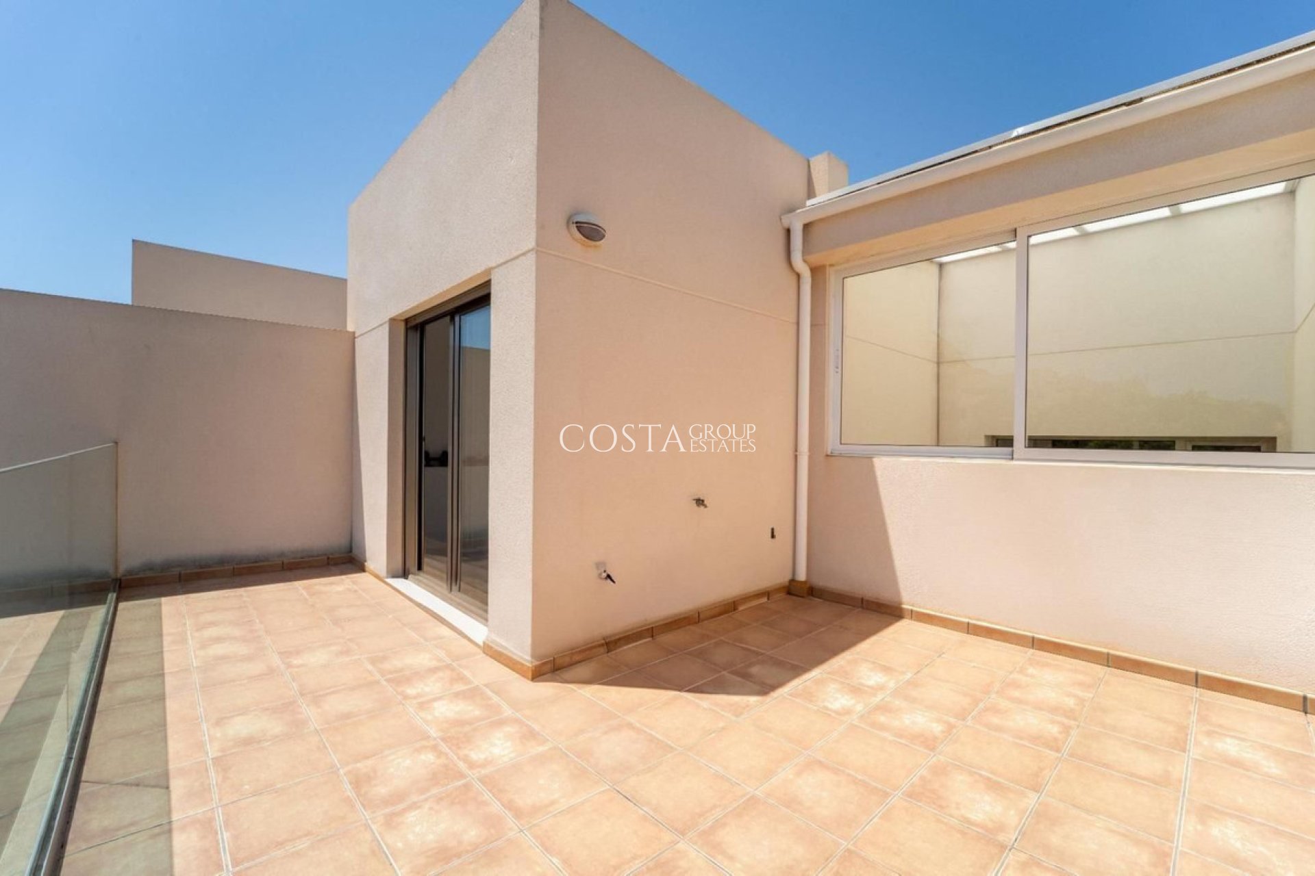 Odsprzedaż - Dom -
Orihuela Costa - Punta Prima