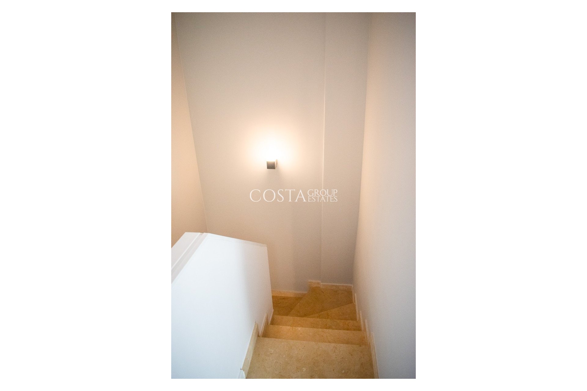 Odsprzedaż - Dom -
Orihuela Costa - Punta Prima