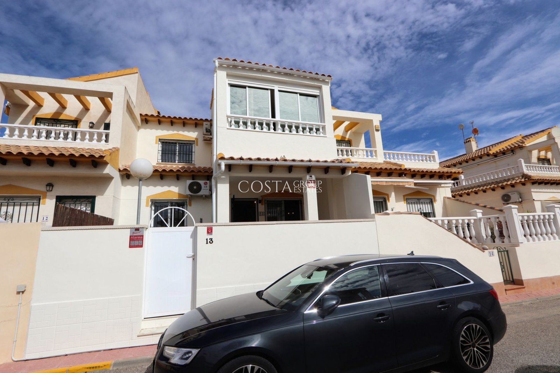 Odsprzedaż - Dom -
Orihuela Costa - Punta Prima