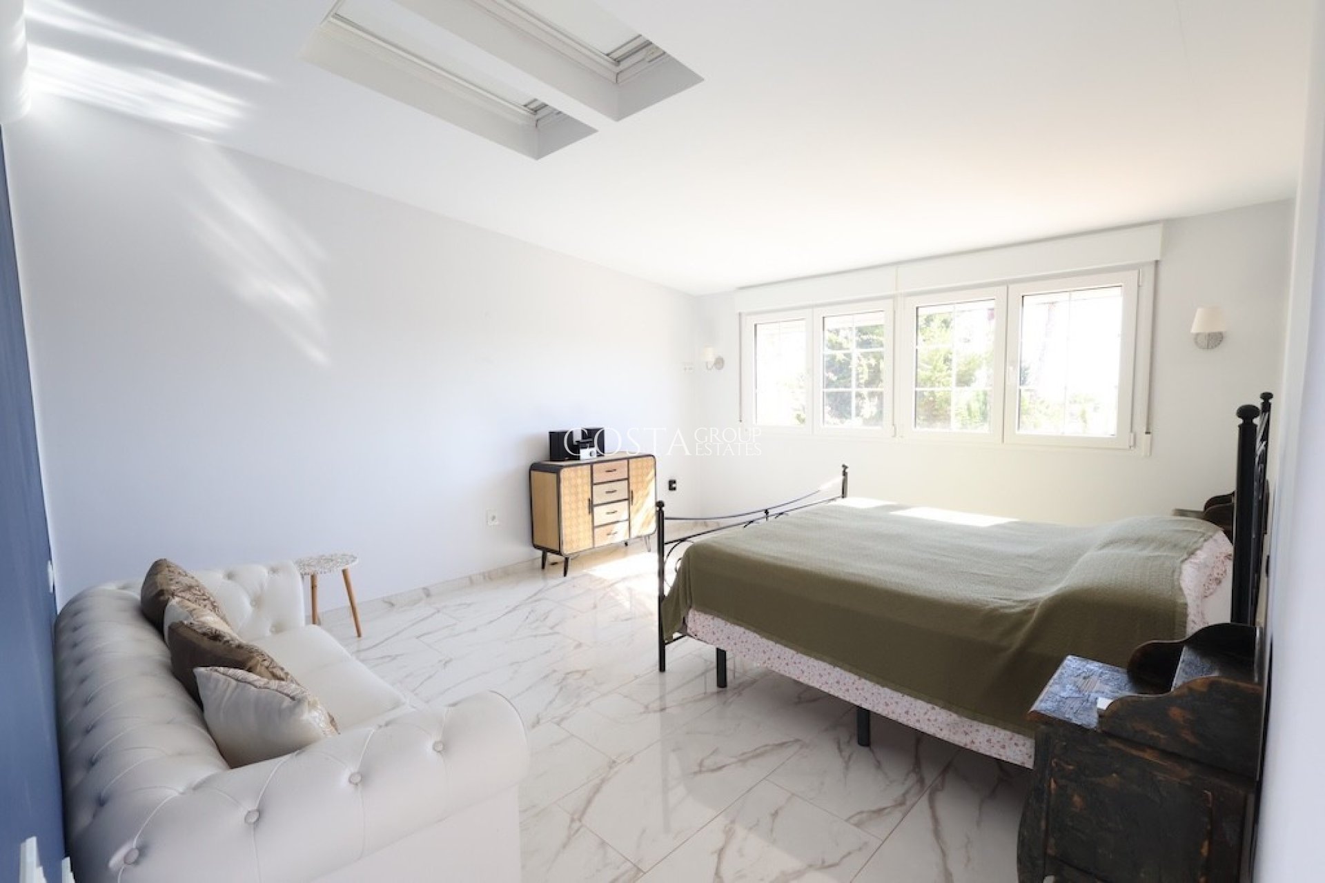 Odsprzedaż - Dom -
Orihuela Costa - Villamartin