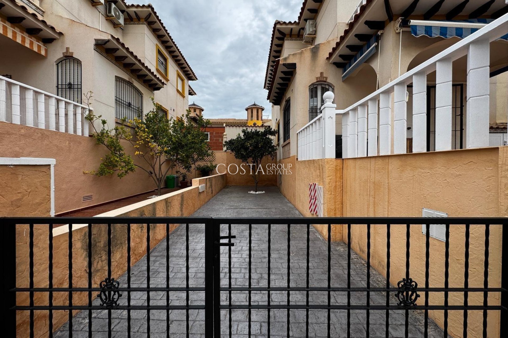 Odsprzedaż - Dom -
Orihuela Costa