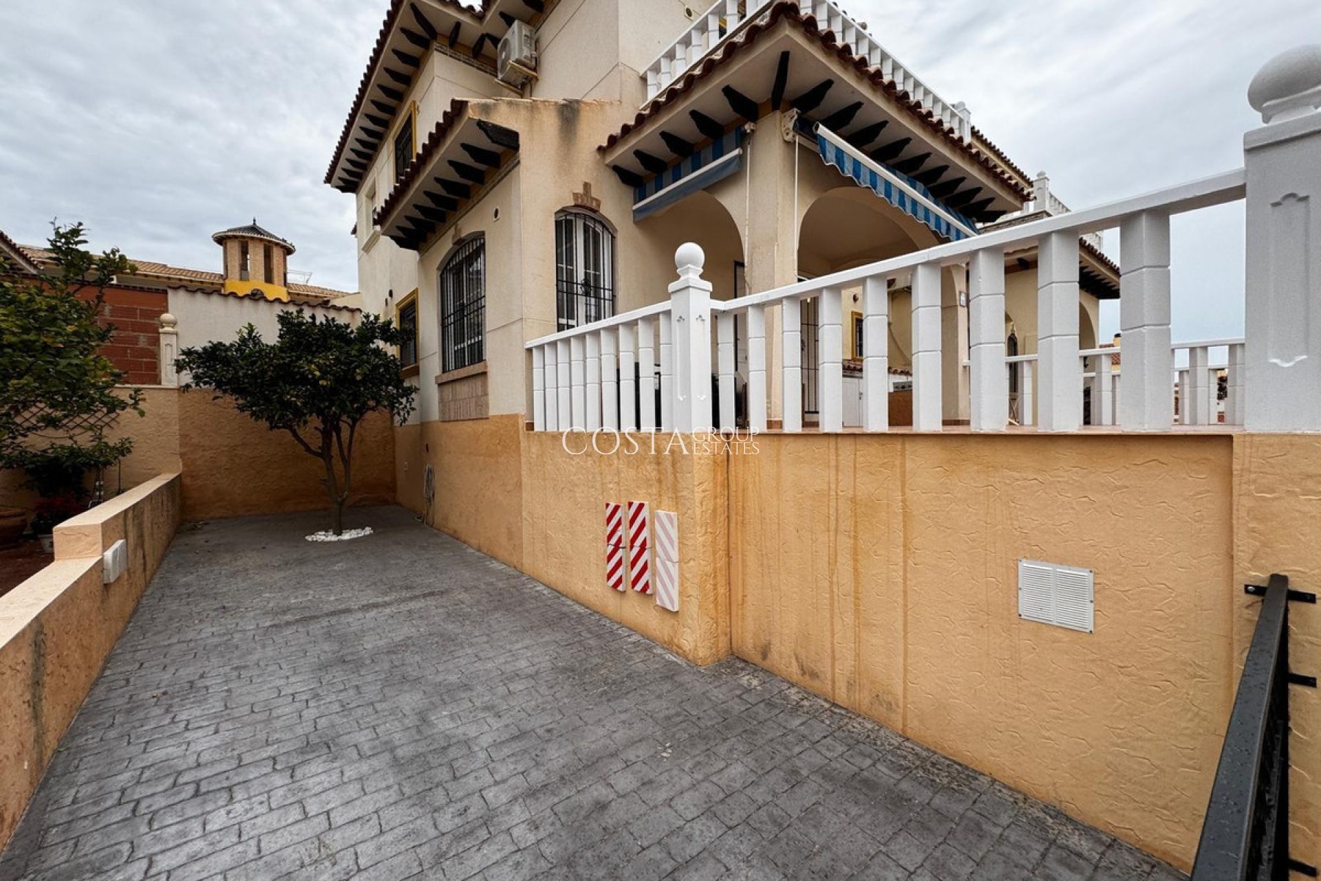 Odsprzedaż - Dom -
Orihuela Costa