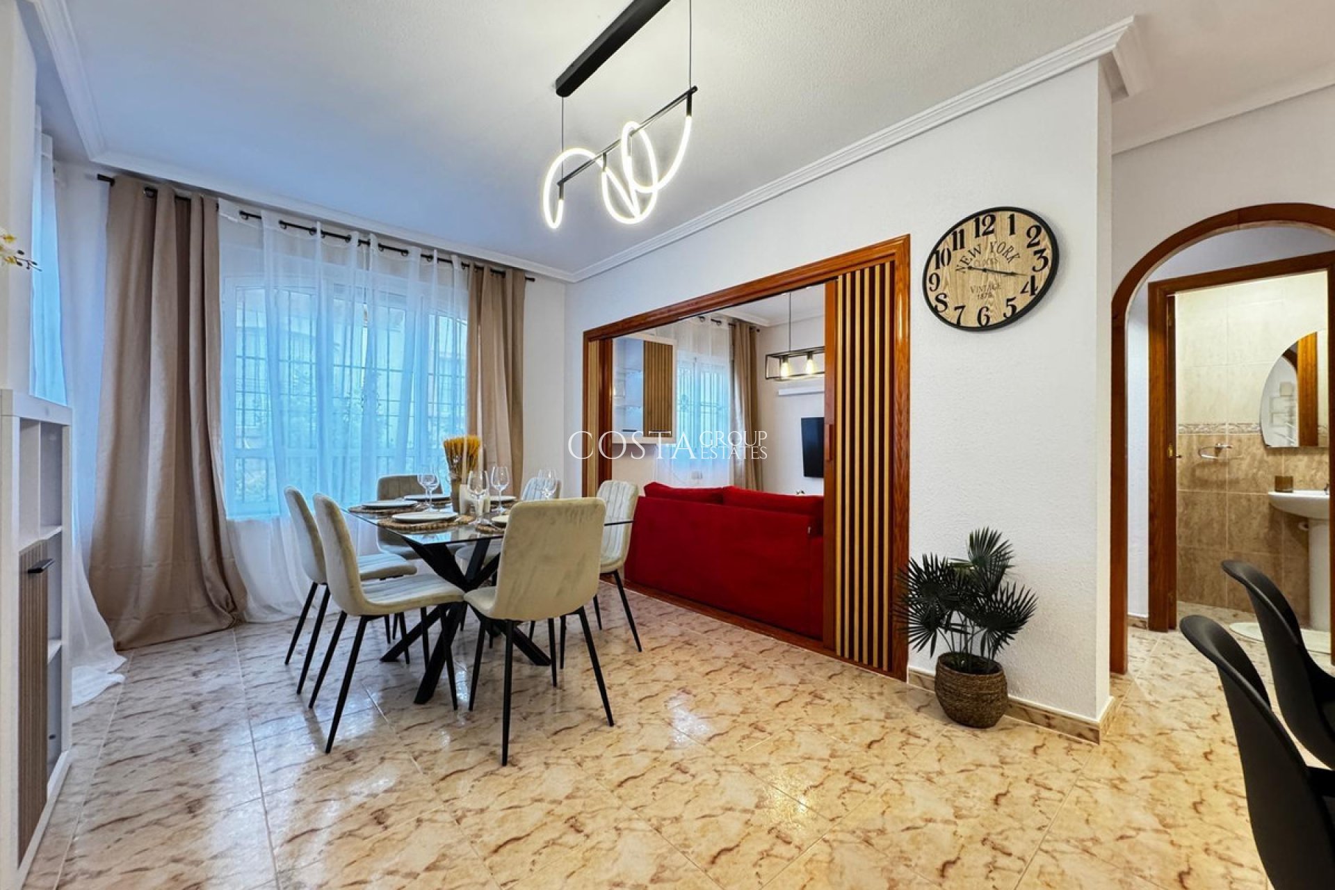 Odsprzedaż - Dom -
Orihuela Costa