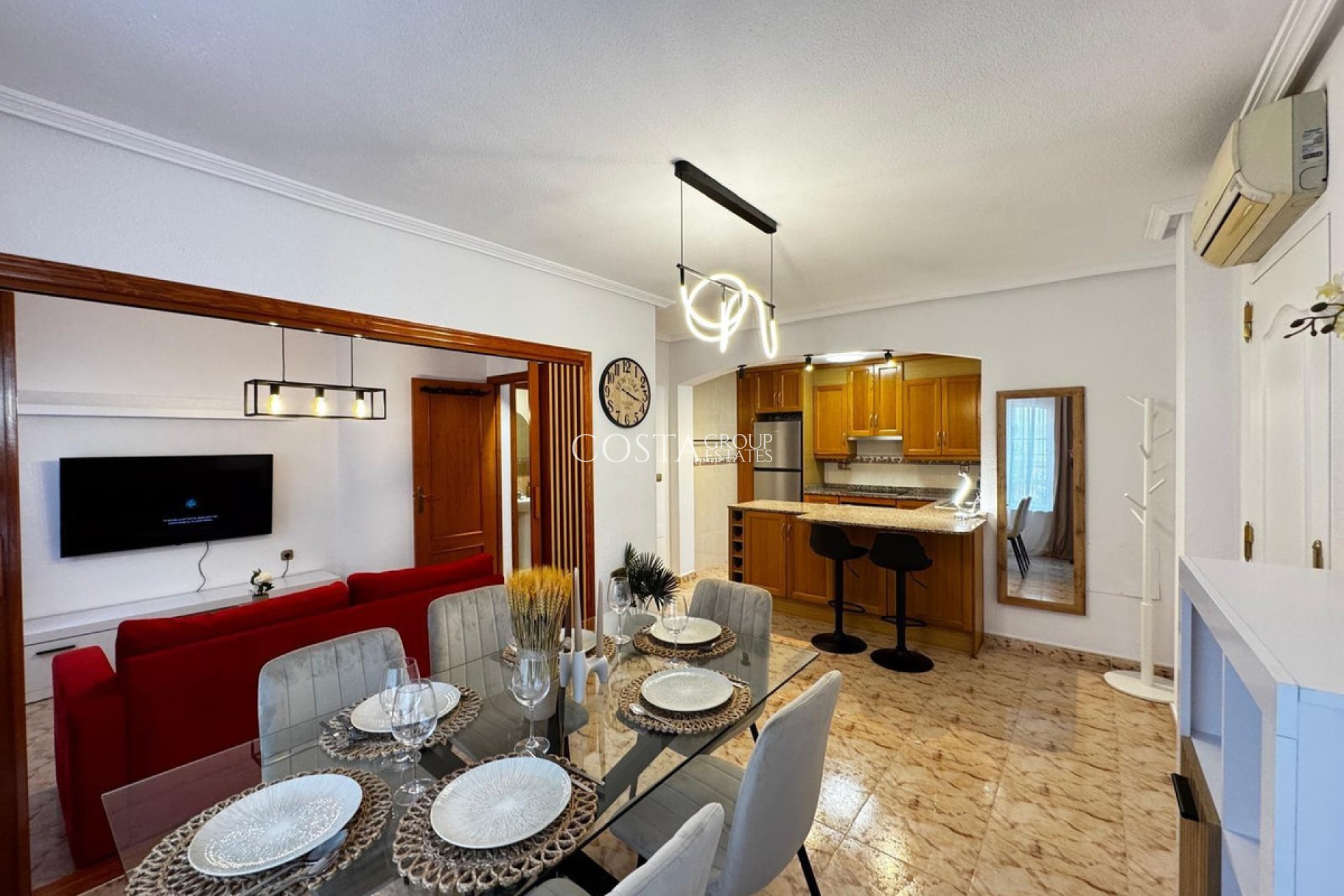 Odsprzedaż - Dom -
Orihuela Costa