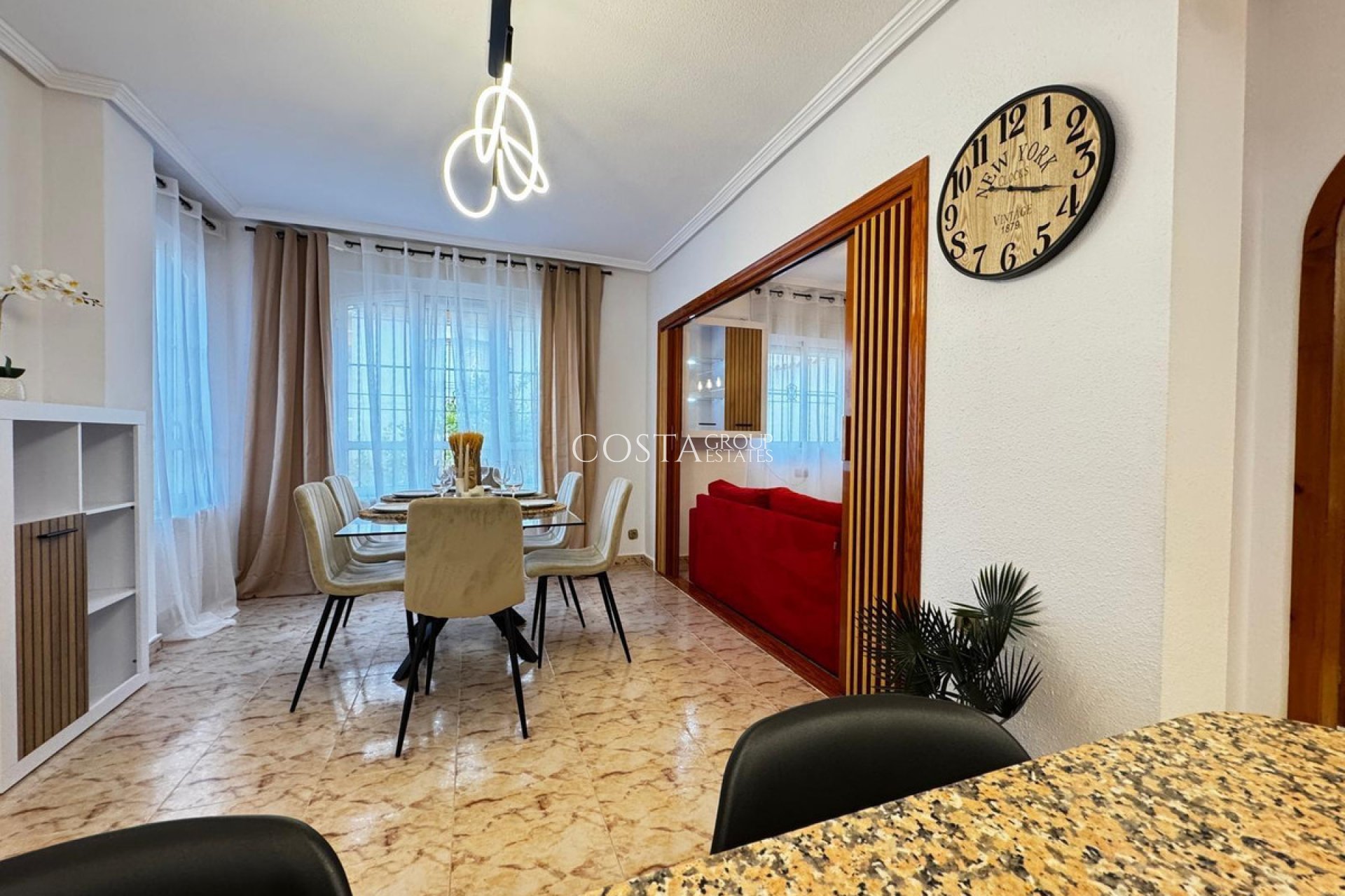 Odsprzedaż - Dom -
Orihuela Costa