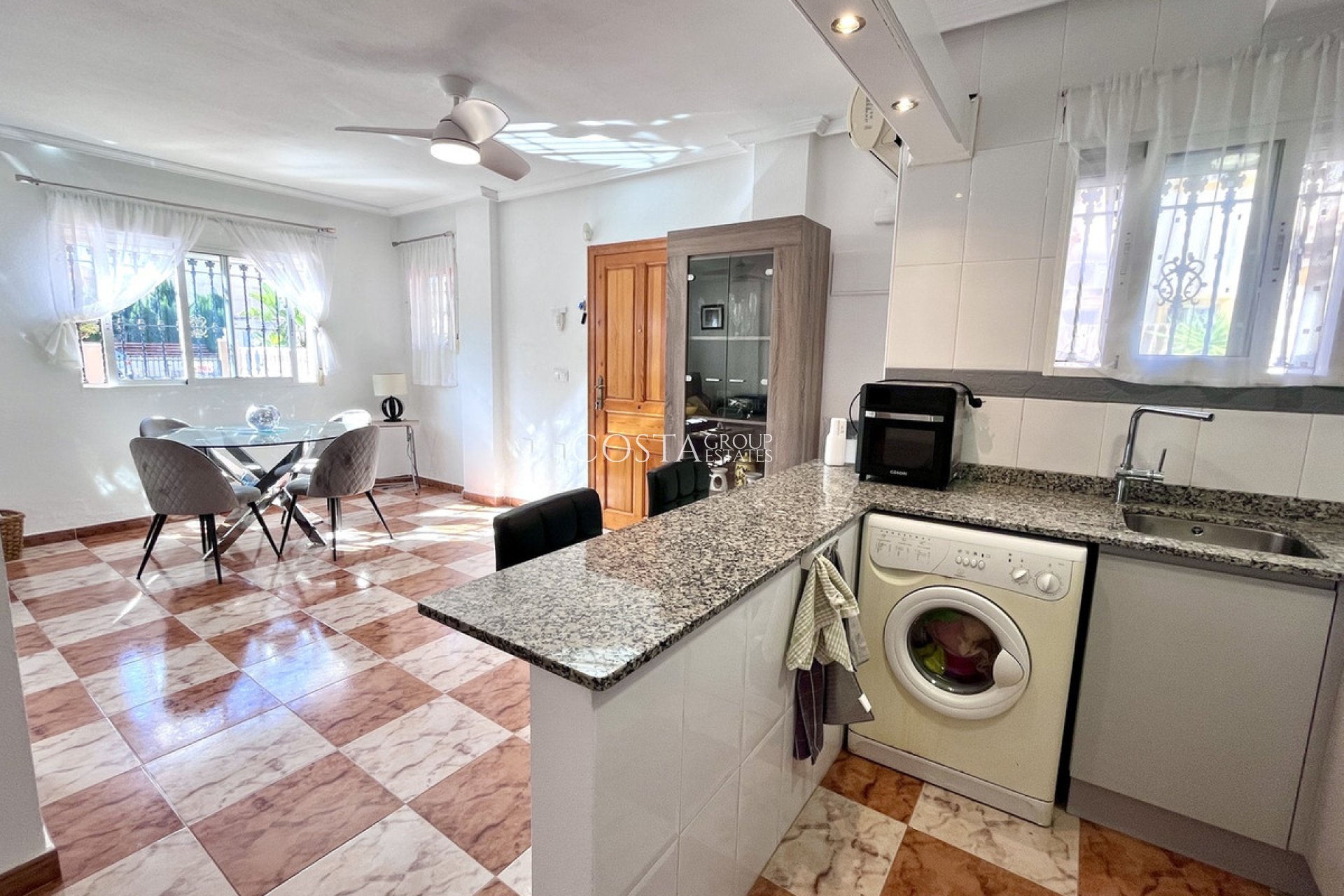 Odsprzedaż - Dom -
Orihuela - La Zenia