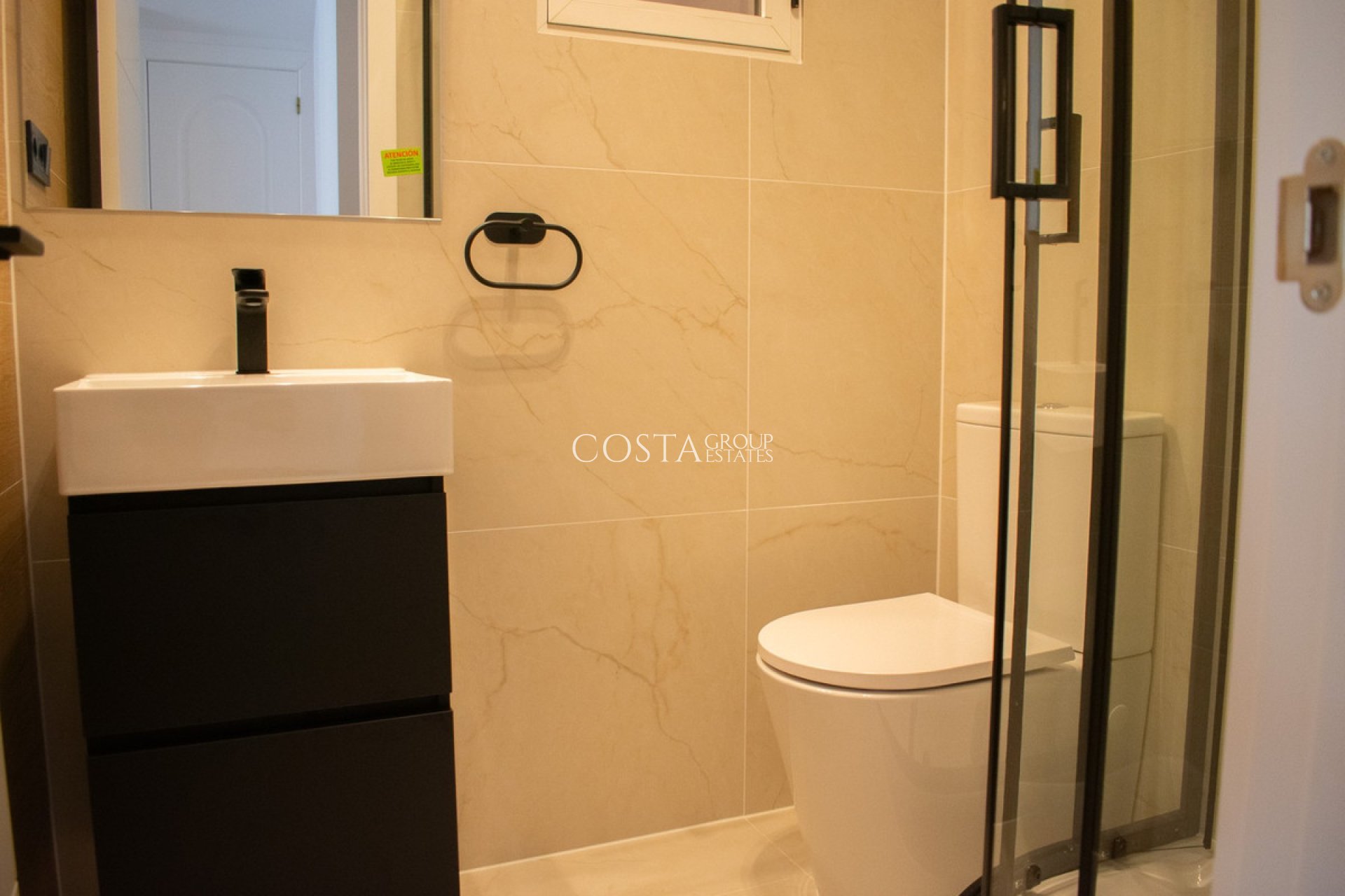 Odsprzedaż - Dom -
Orihuela - Punta Prima