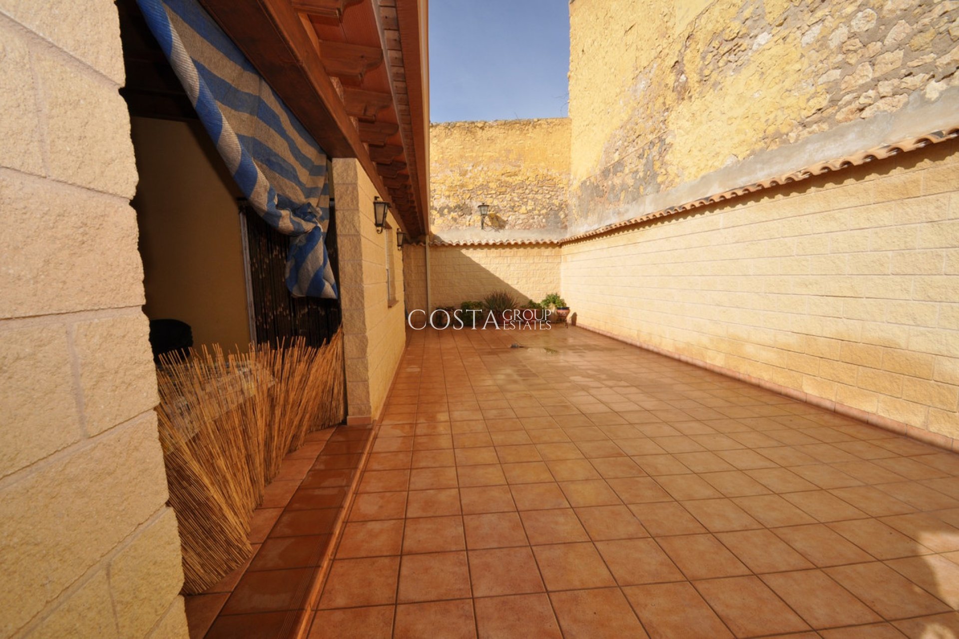 Odsprzedaż - Dom -
Pinoso - Pinoso Centro