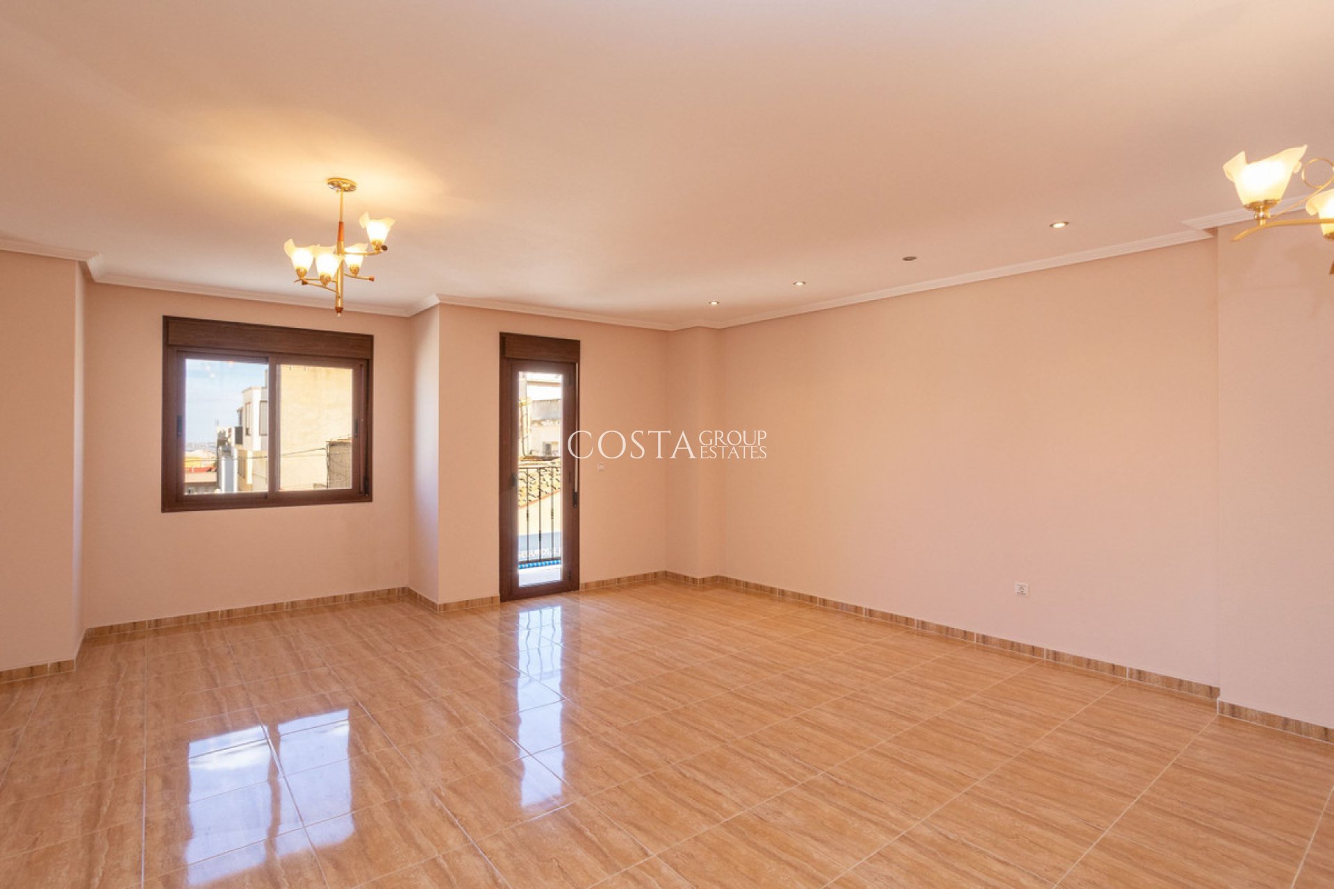 Odsprzedaż - Dom -
San Miguel de Salinas - San Miguel de Salinas Centro