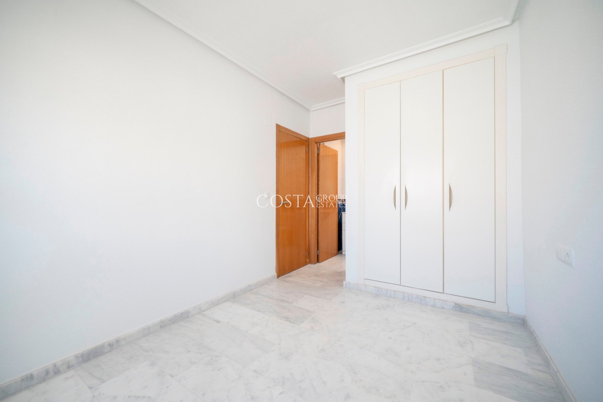 Odsprzedaż - Dom -
San Miguel de Salinas - San Miguel