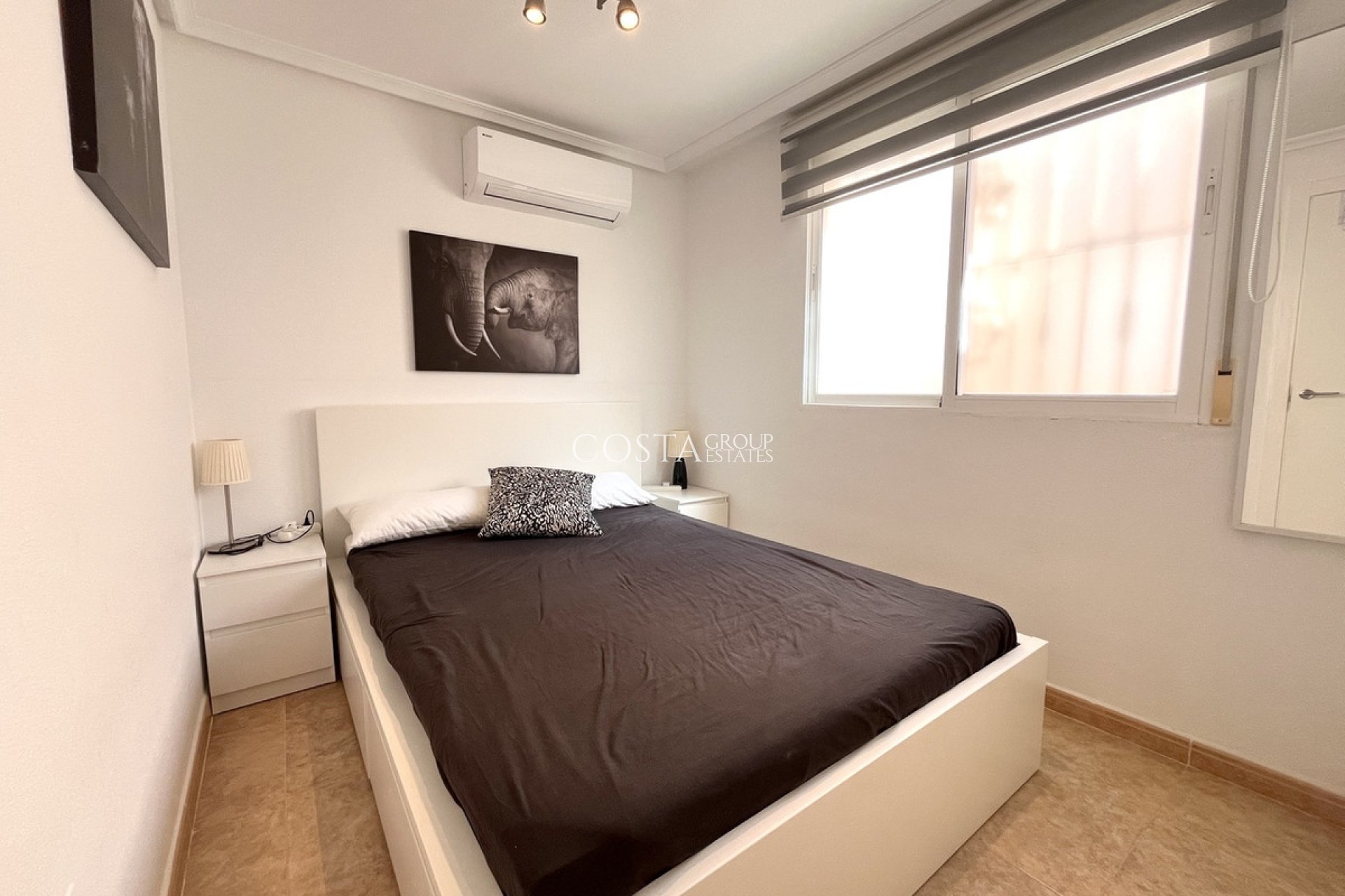 Odsprzedaż - Dom -
Torrevieja - La Mata