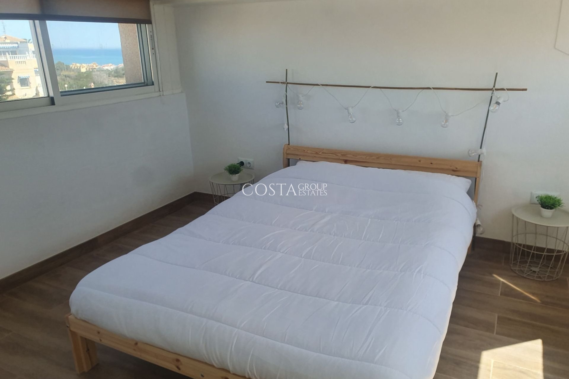 Odsprzedaż - Dom -
Torrevieja - La Mata