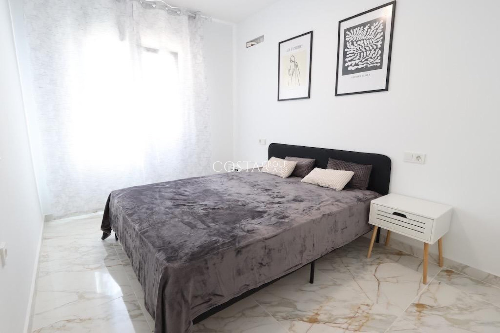 Odsprzedaż - Dom -
Torrevieja - San Luis