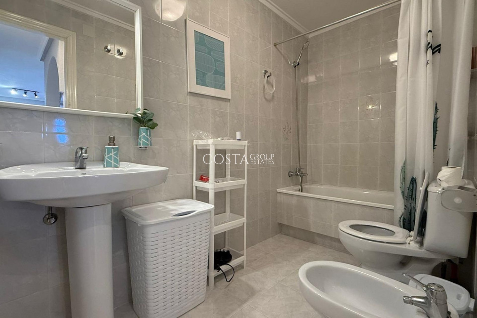 Odsprzedaż - Dom -
Torrevieja - Torrevieja Centro