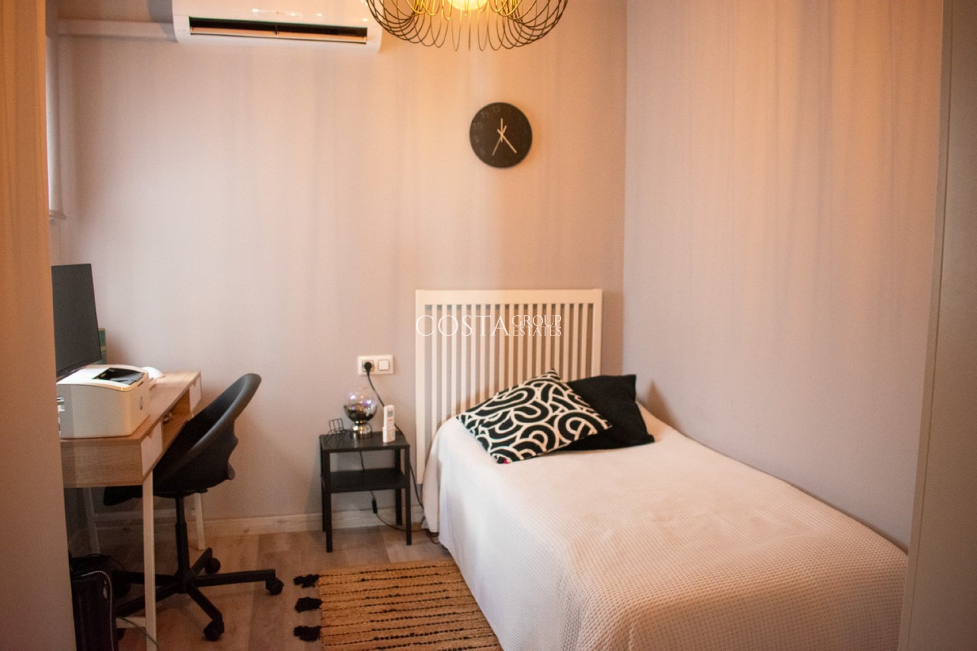 Odsprzedaż - Dom -
Torrevieja - Torrevieja Centro