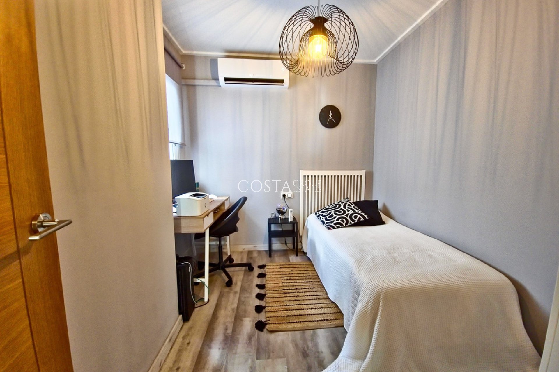 Odsprzedaż - Dom -
Torrevieja - Torrevieja Centro