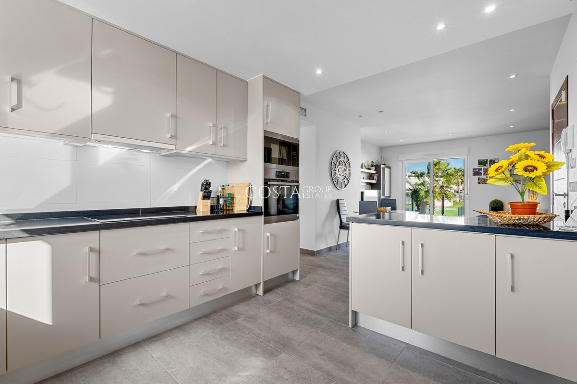 Odsprzedaż - Dom -
Torrevieja