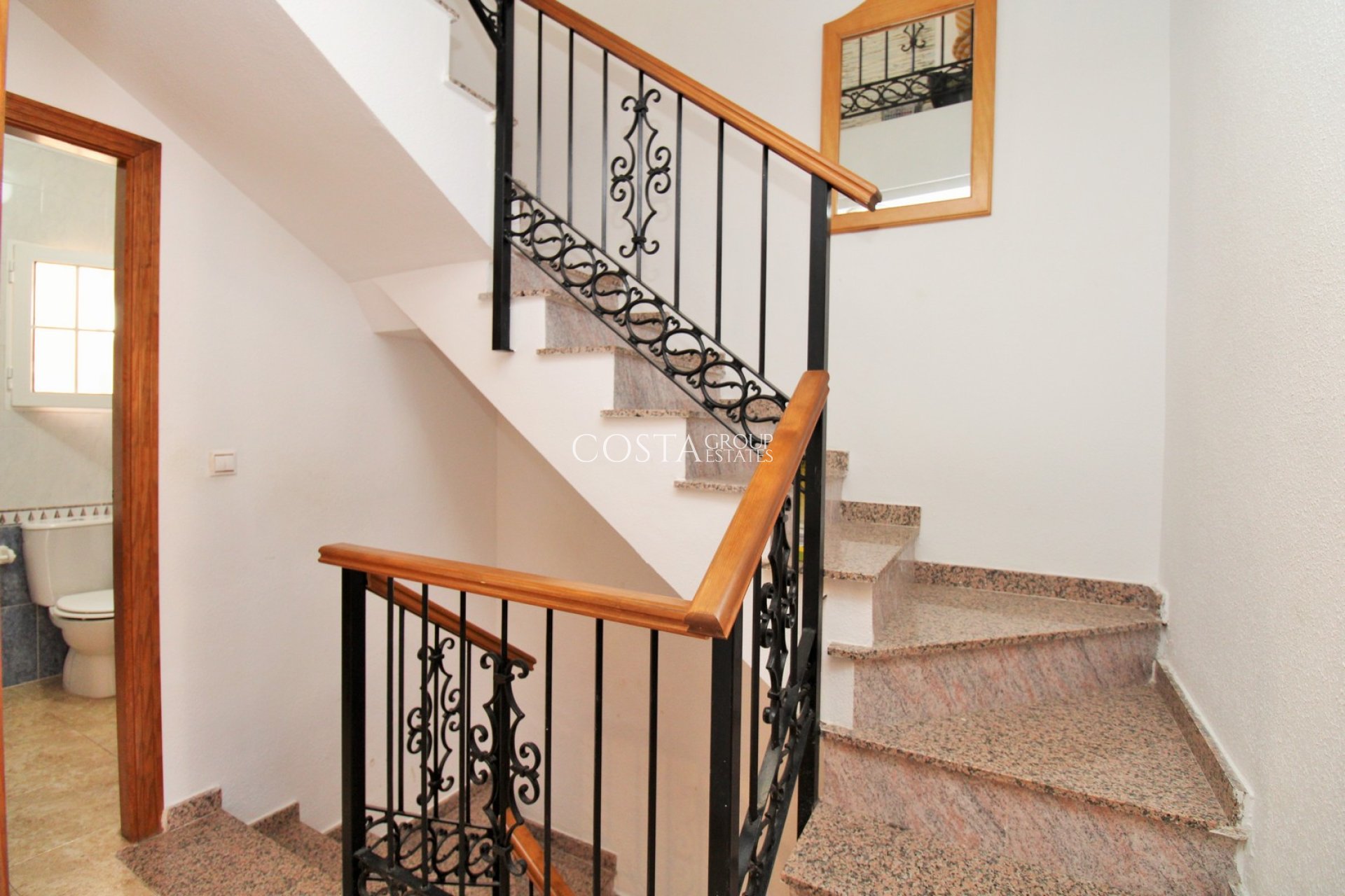 Odsprzedaż - Dom -
Villamartín