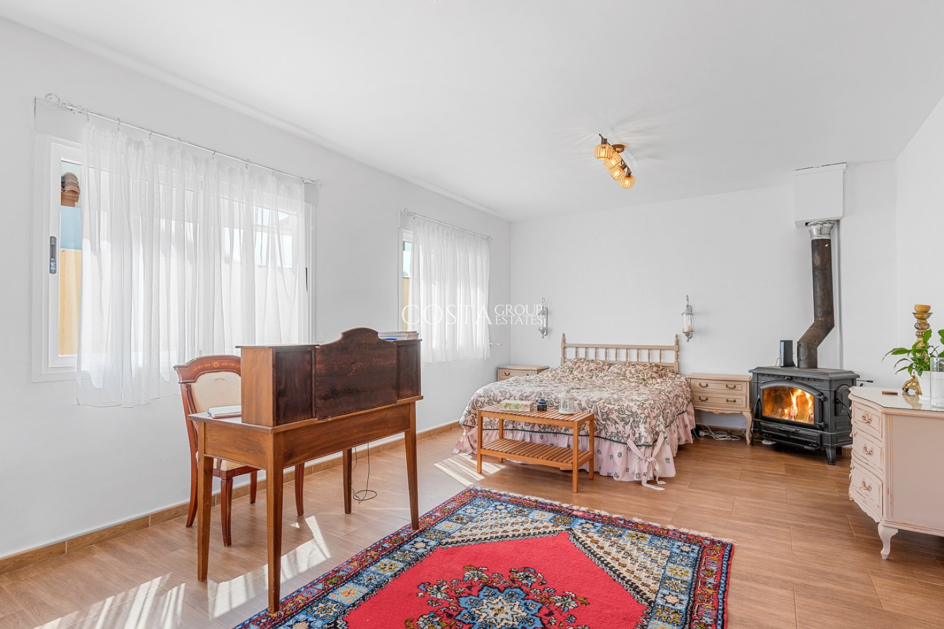 Odsprzedaż - Willa -
Alfas del Pí