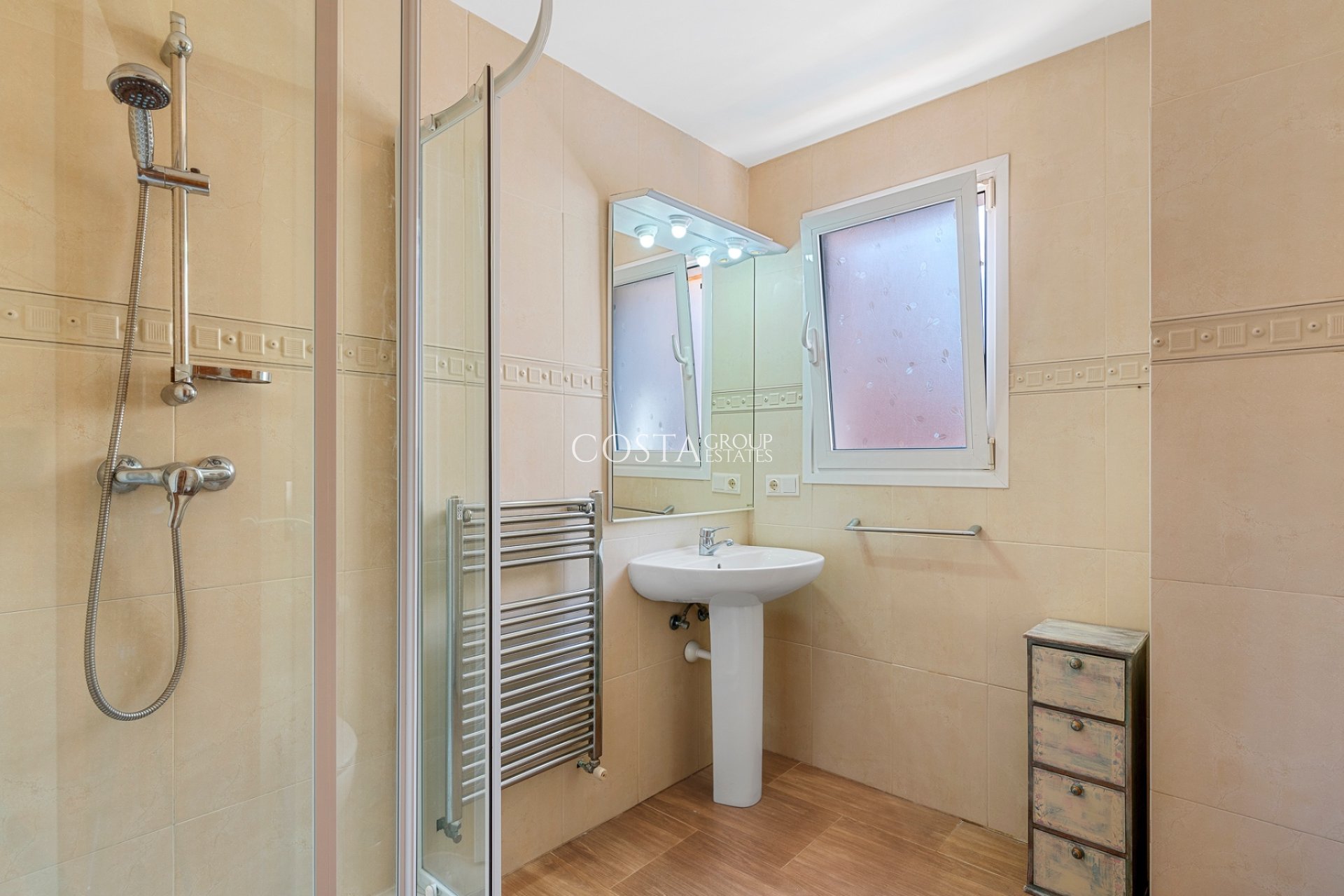 Odsprzedaż - Willa -
Alfas del Pí