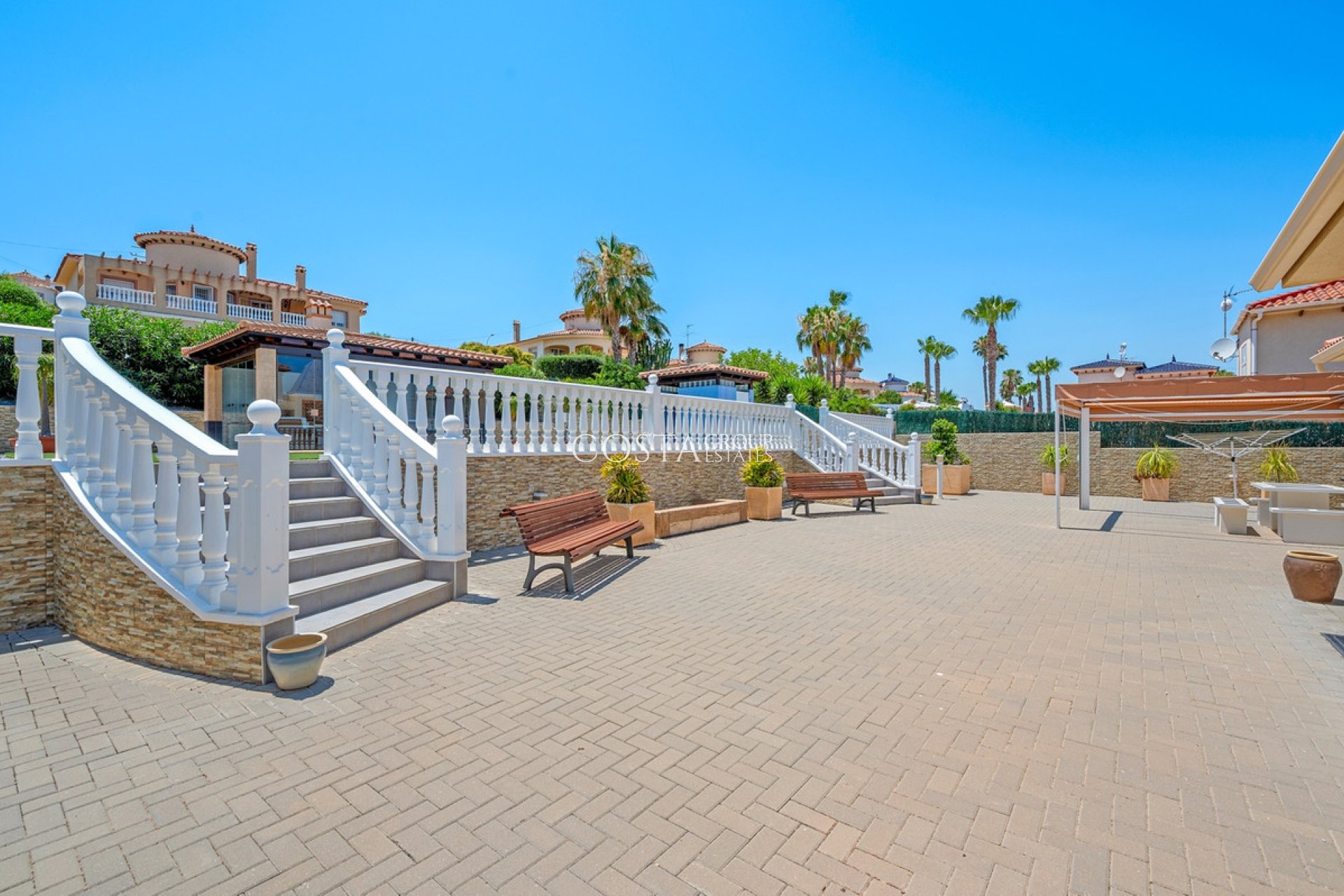 Odsprzedaż - Willa -
Algorfa