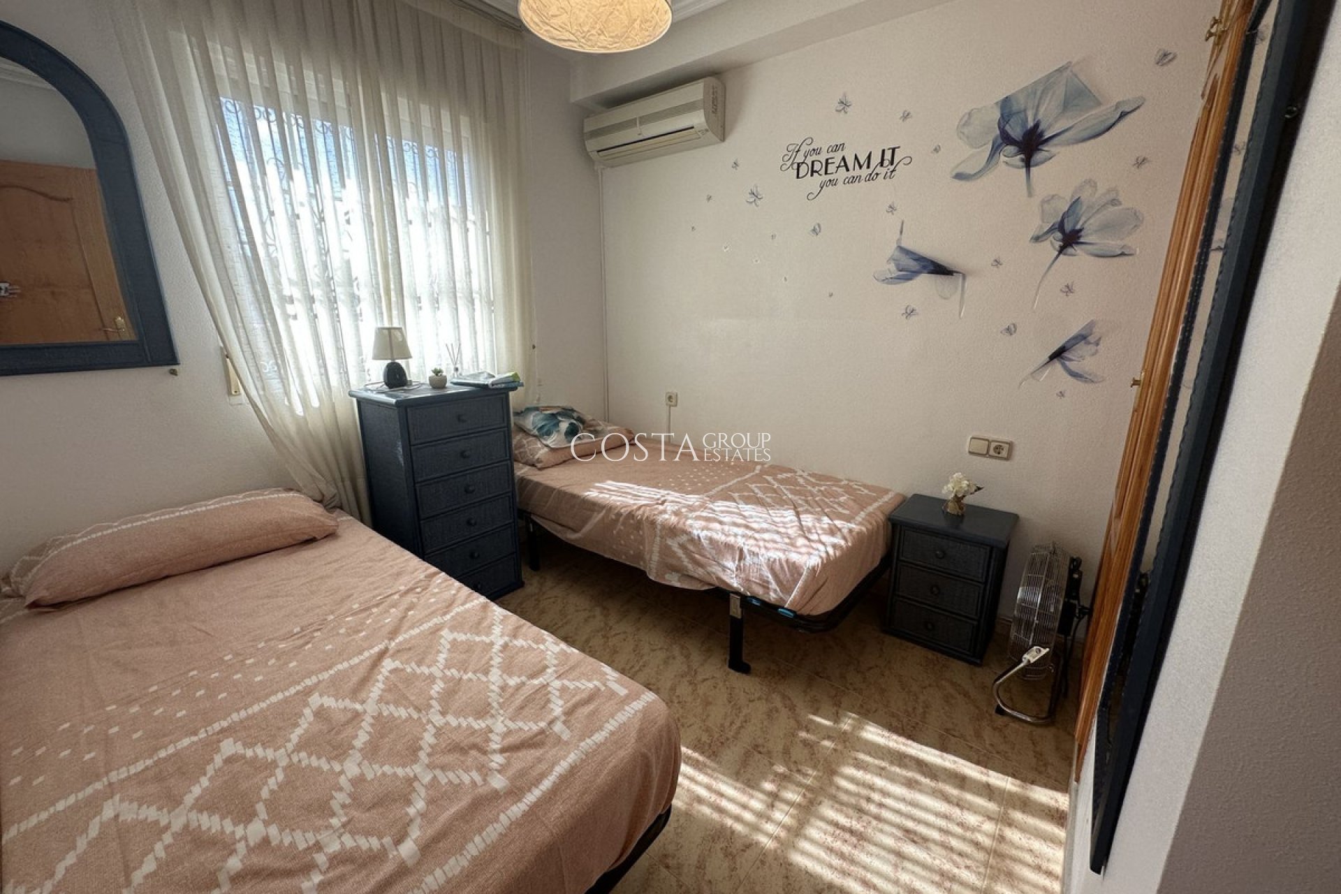 Odsprzedaż - Willa -
Alicante - Alicante Centro