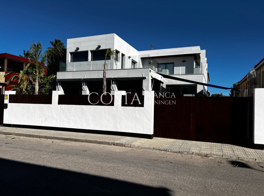 Odsprzedaż - Willa -
Almoradí