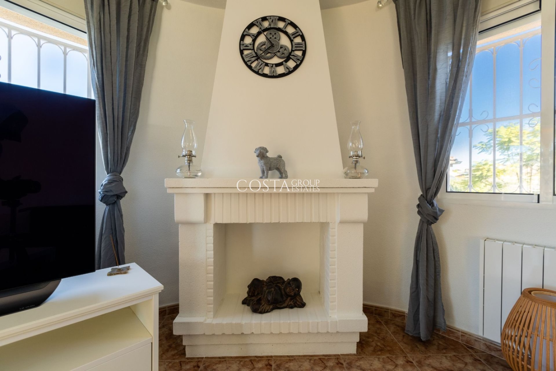 Odsprzedaż - Willa -
Benijofar