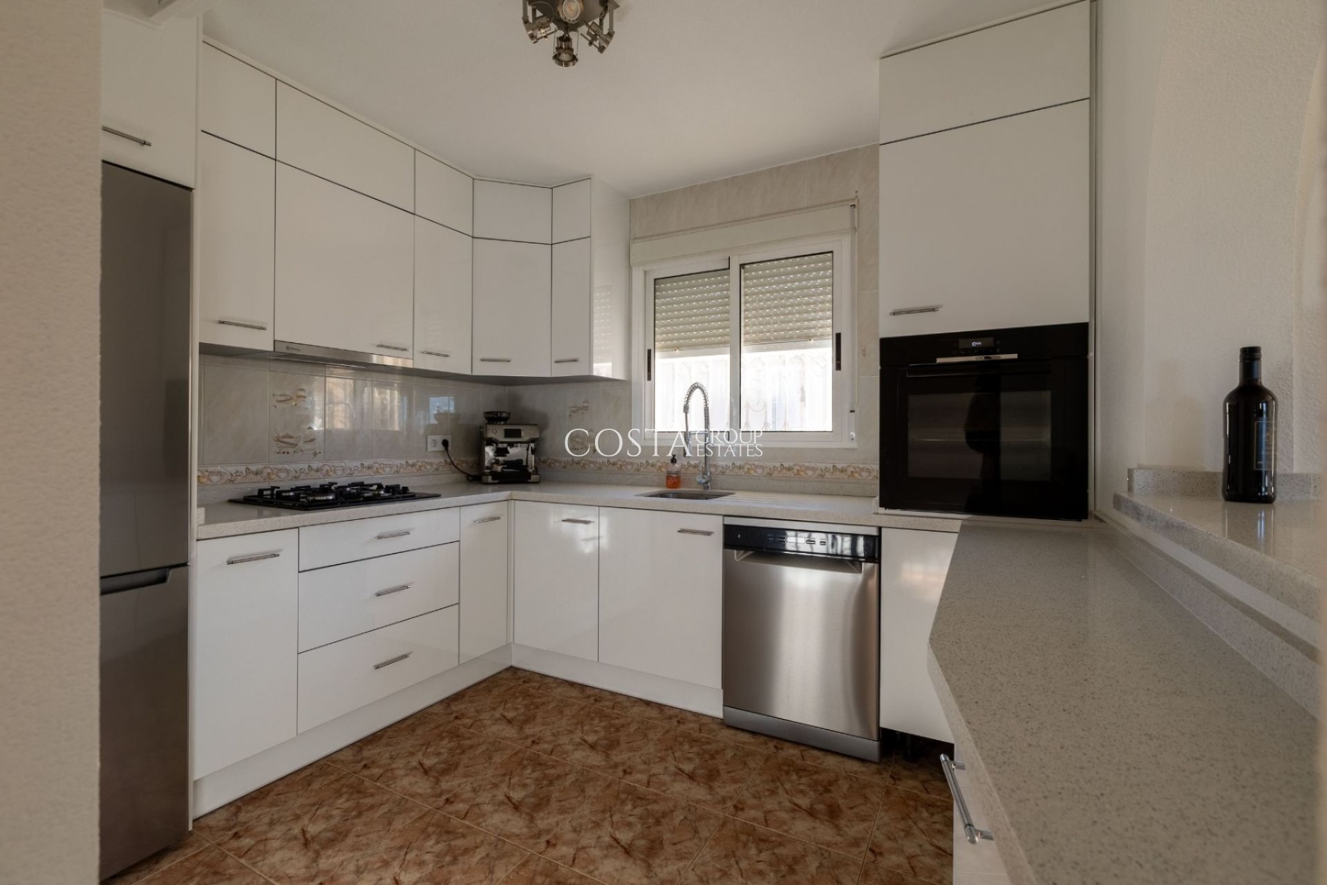 Odsprzedaż - Willa -
Benijofar