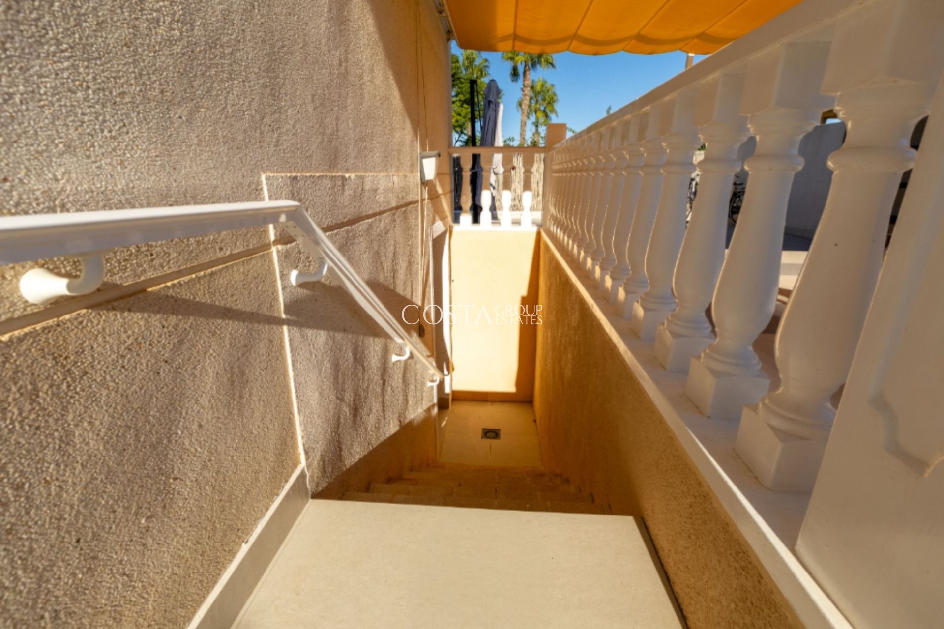 Odsprzedaż - Willa -
Benijofar