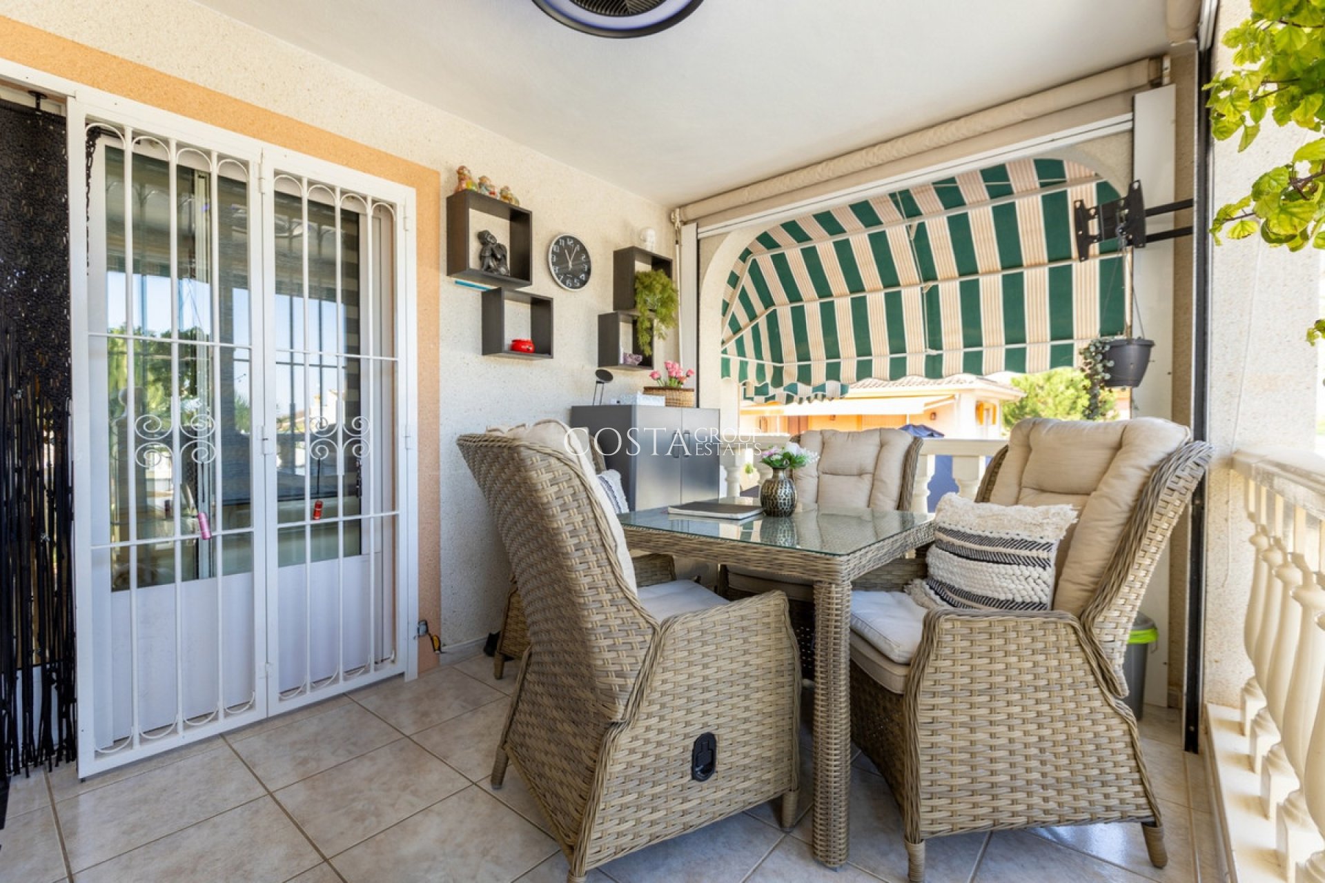 Odsprzedaż - Willa -
Benijofar