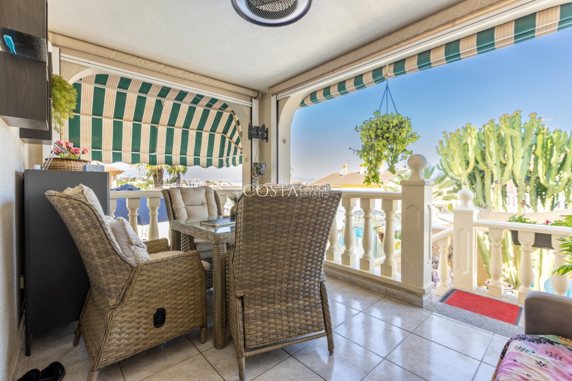 Odsprzedaż - Willa -
Benijofar