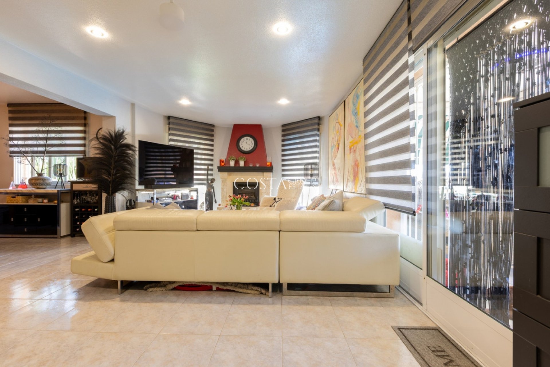 Odsprzedaż - Willa -
Benijofar