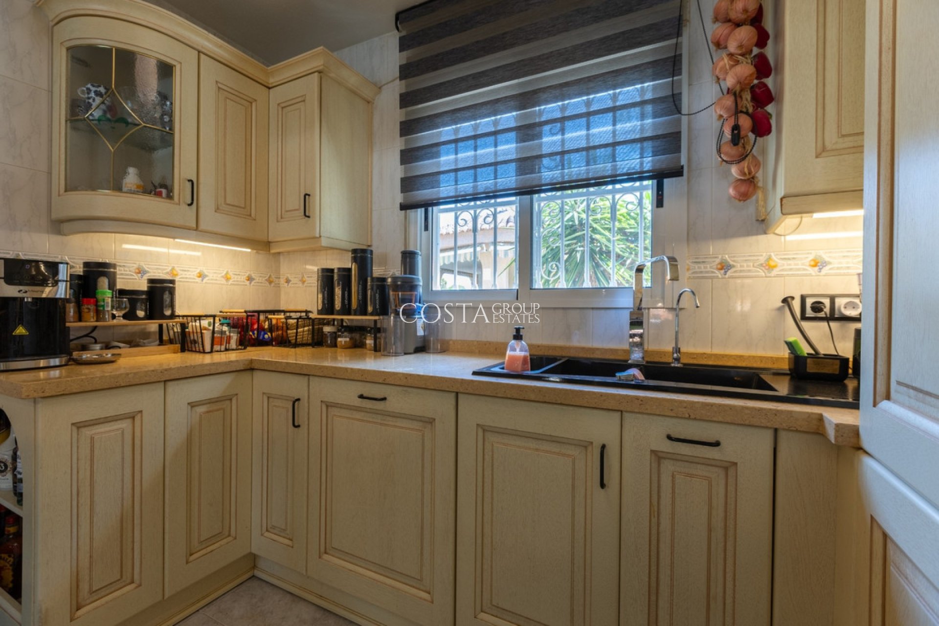 Odsprzedaż - Willa -
Benijofar