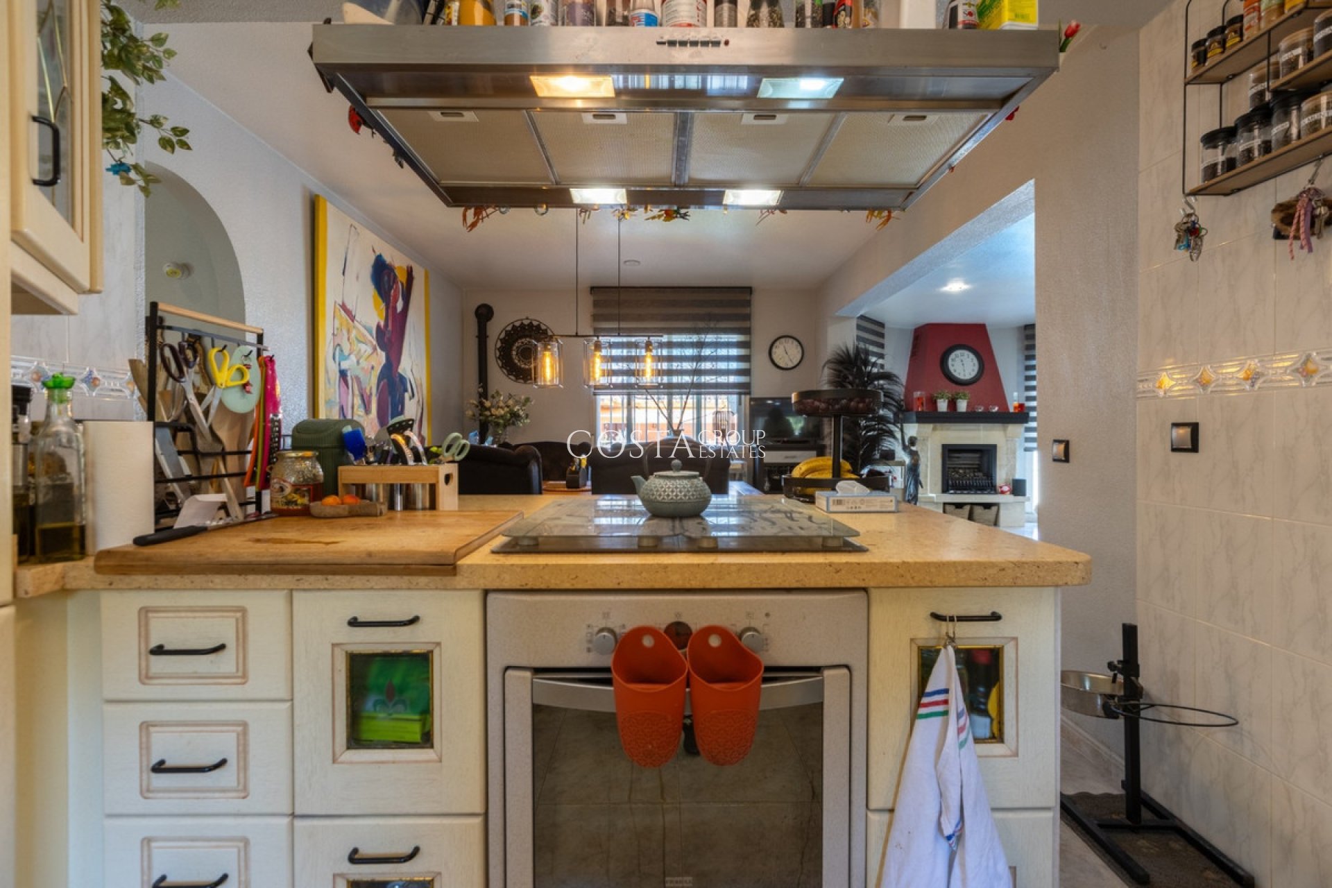 Odsprzedaż - Willa -
Benijofar