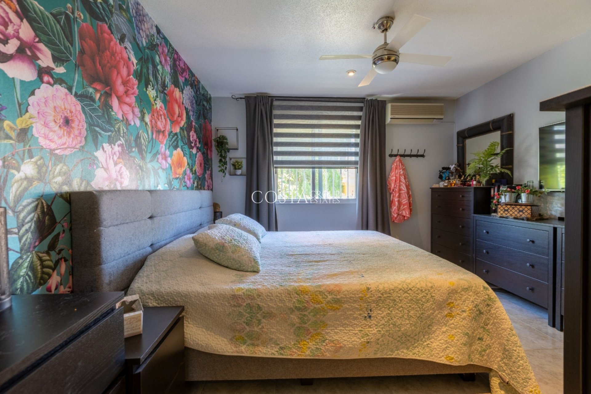 Odsprzedaż - Willa -
Benijofar