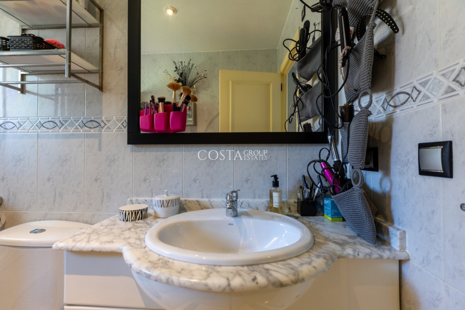 Odsprzedaż - Willa -
Benijofar