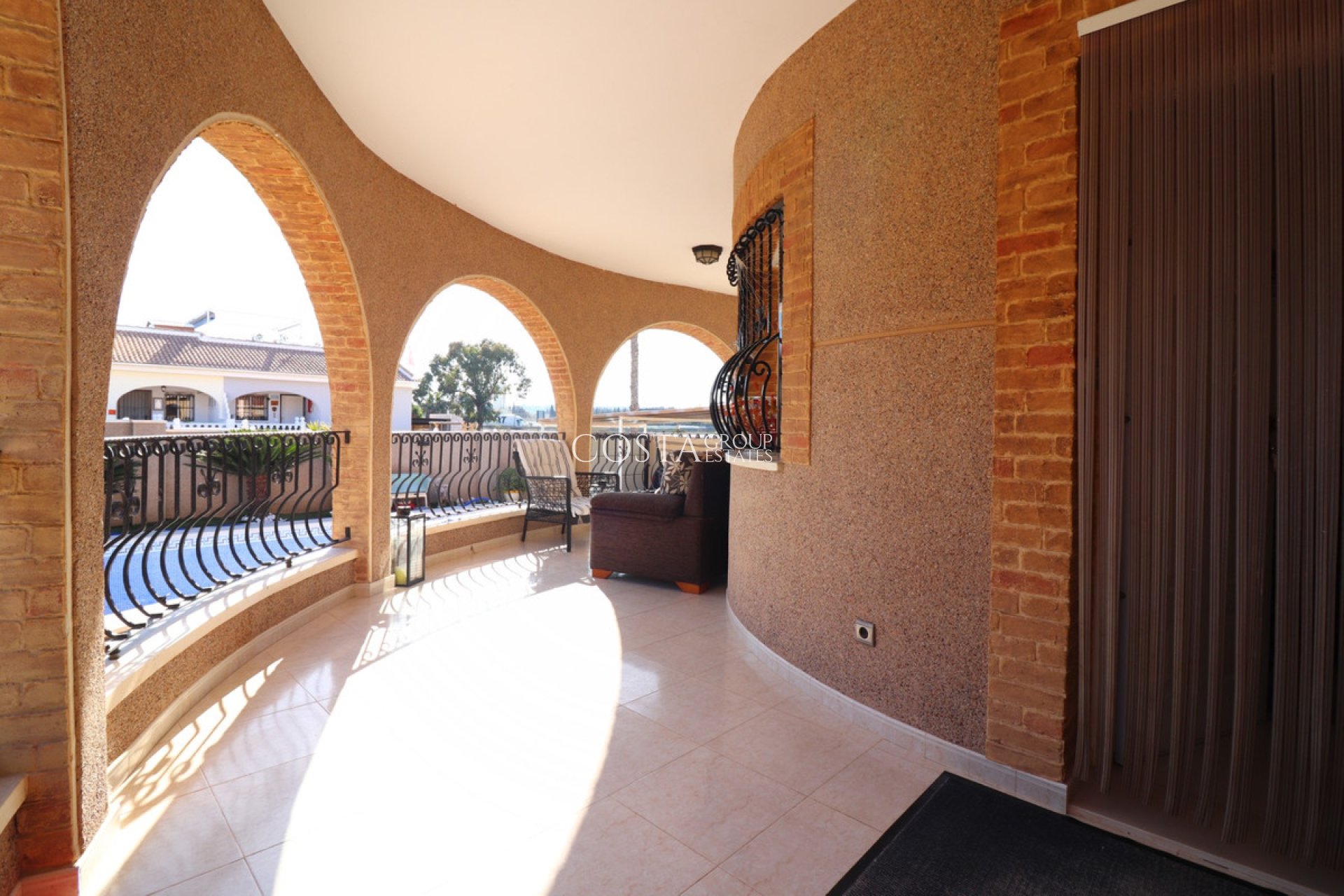 Odsprzedaż - Willa -
Benijofar