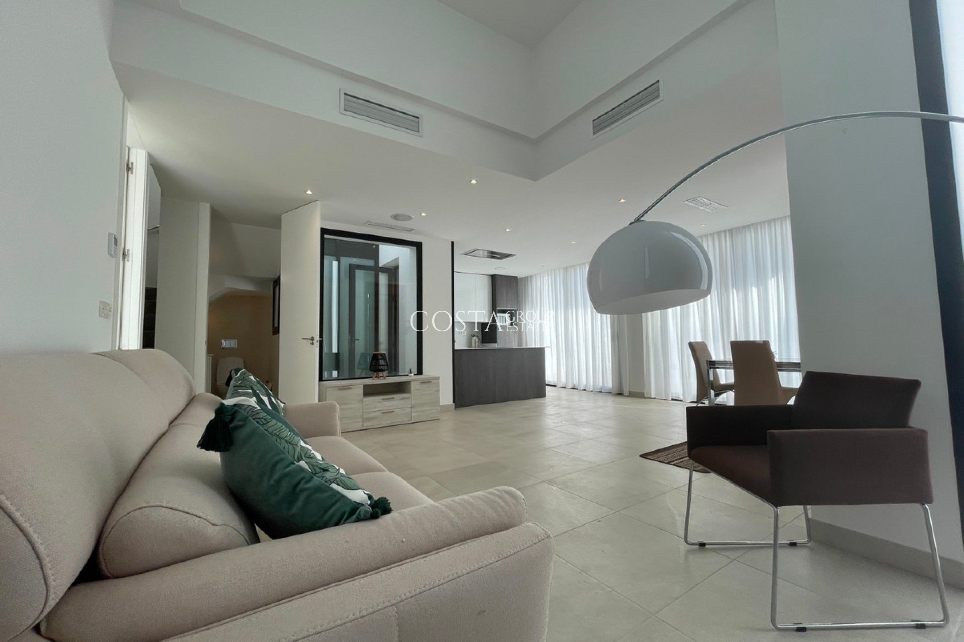 Odsprzedaż - Willa -
Benijofar