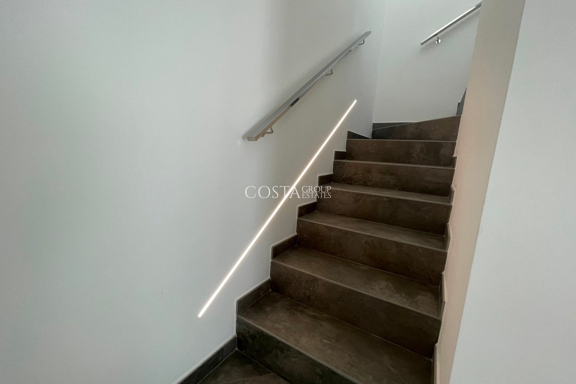 Odsprzedaż - Willa -
Benijofar