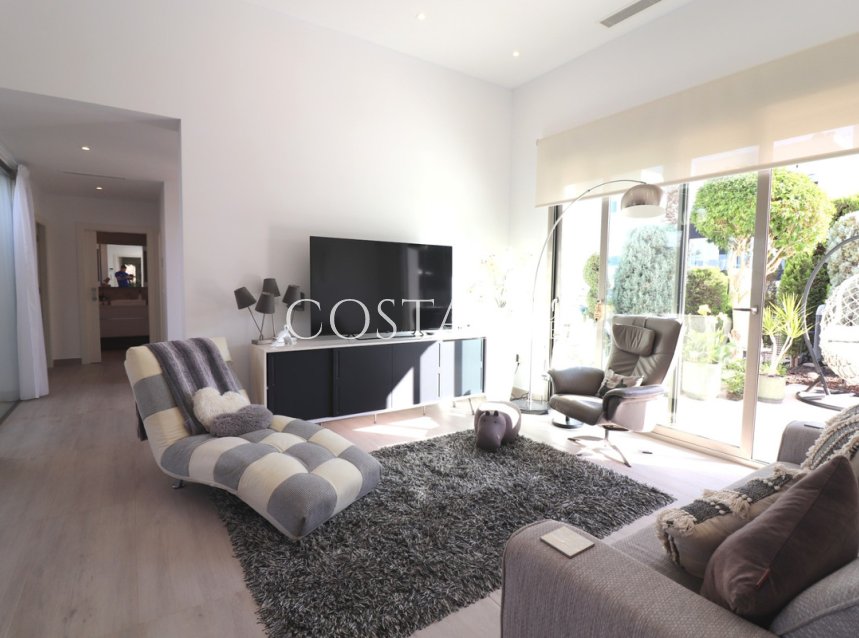 Odsprzedaż - Willa -
Benijofar