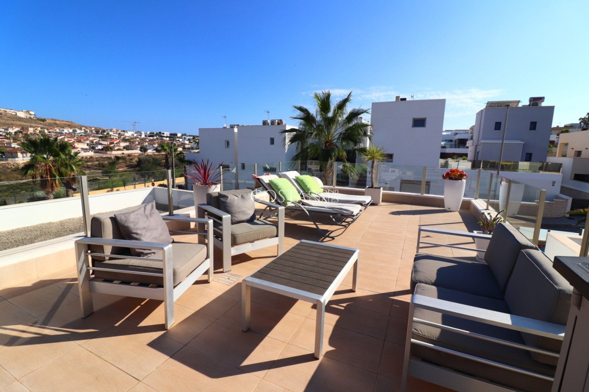 Odsprzedaż - Willa -
Benijofar