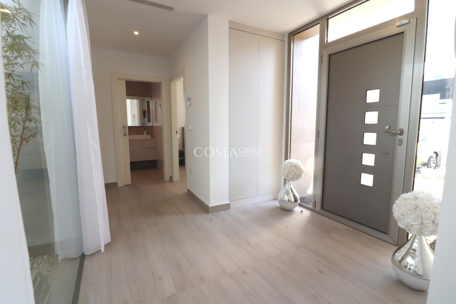 Odsprzedaż - Willa -
Benijofar