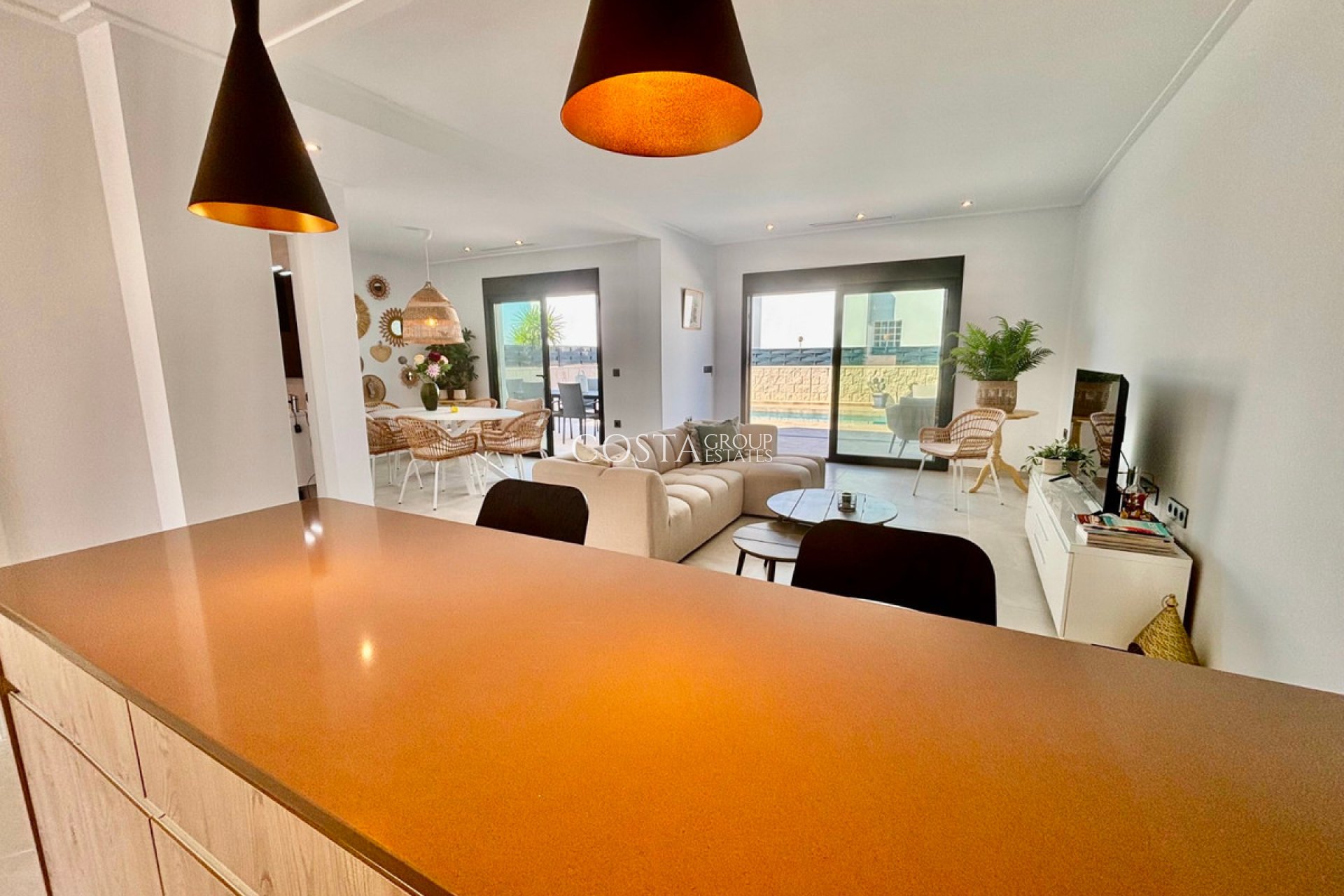 Odsprzedaż - Willa -
Benijofar