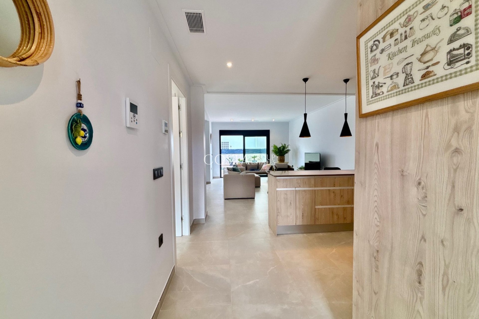 Odsprzedaż - Willa -
Benijofar