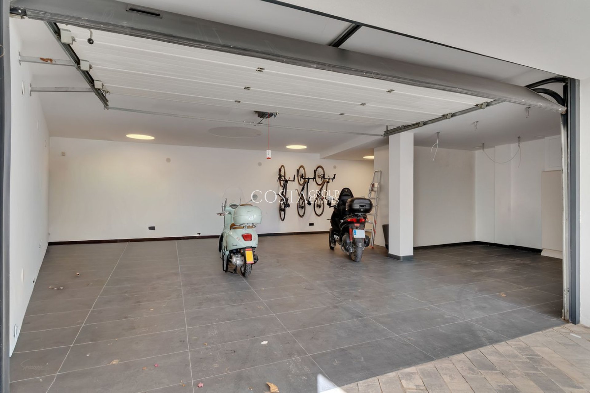 Odsprzedaż - Willa -
Benissa - Benissa Coast